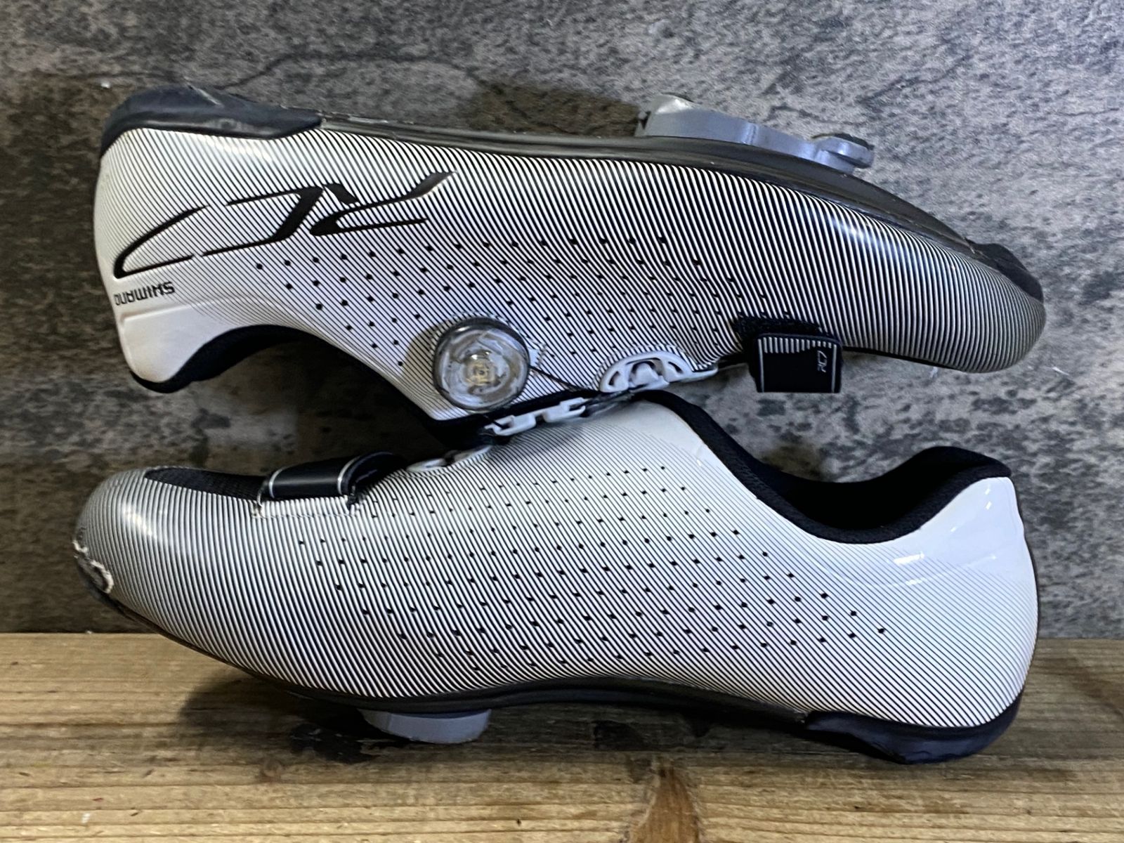 JT969 シマノ SHIMANO RC7 SH-RC700 ビンディングシューズ 黒 EU42