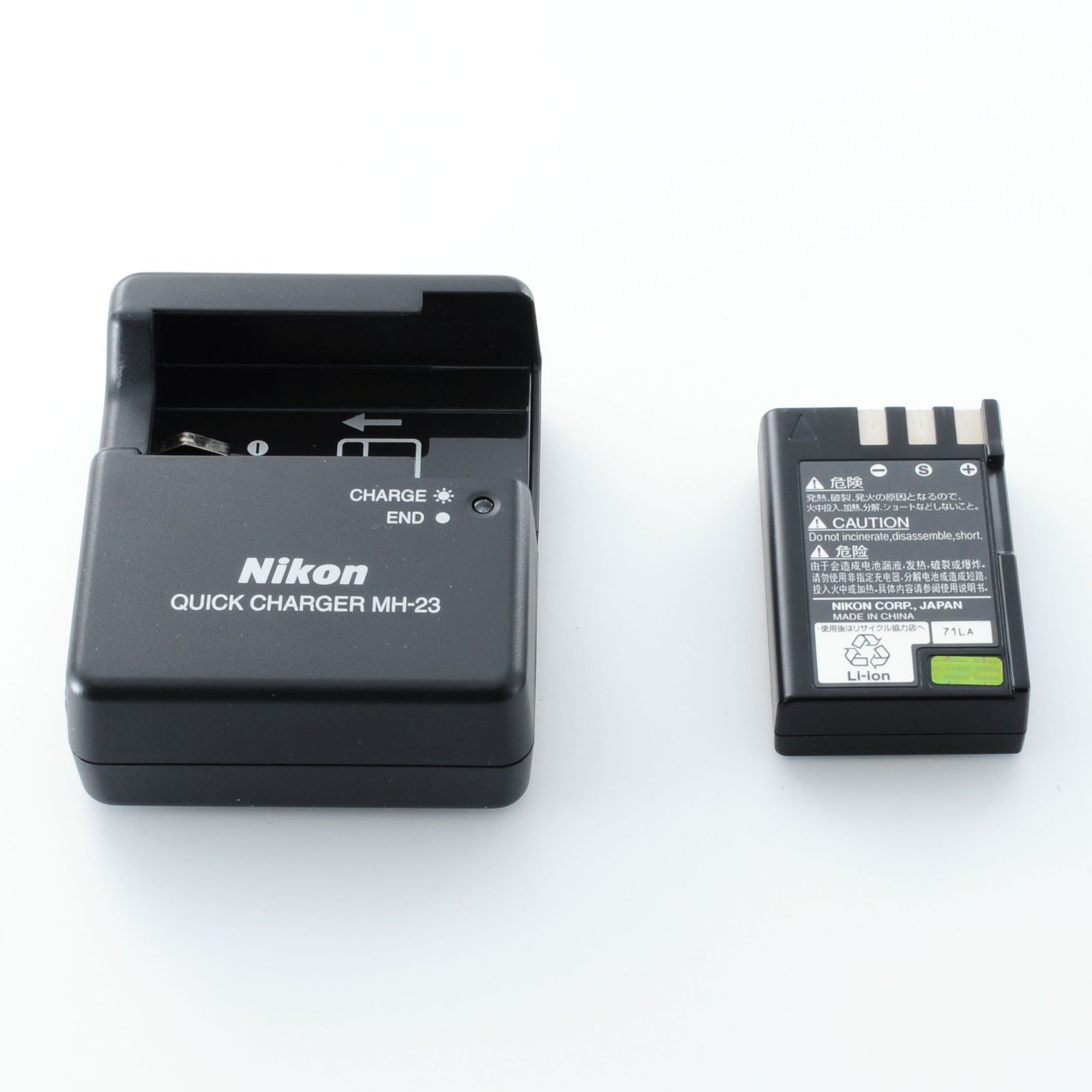 ニコン】Nikon D40 デジタル一眼レフ + AF-S DX 18-55mm F3.5-5.6G II