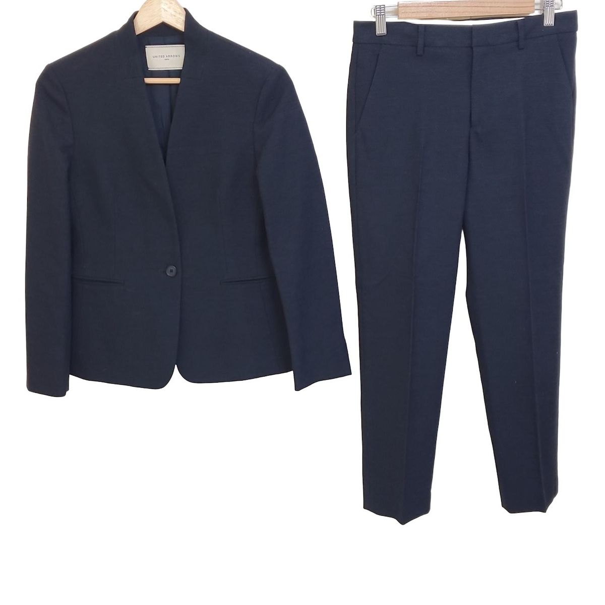 週末SALE【新品未着用】ユナイテッドアローズレディースパンツスーツ上下ネイビー 週末SALE【新品未着用】ユナイテッドアローズレディースパンツスーツ