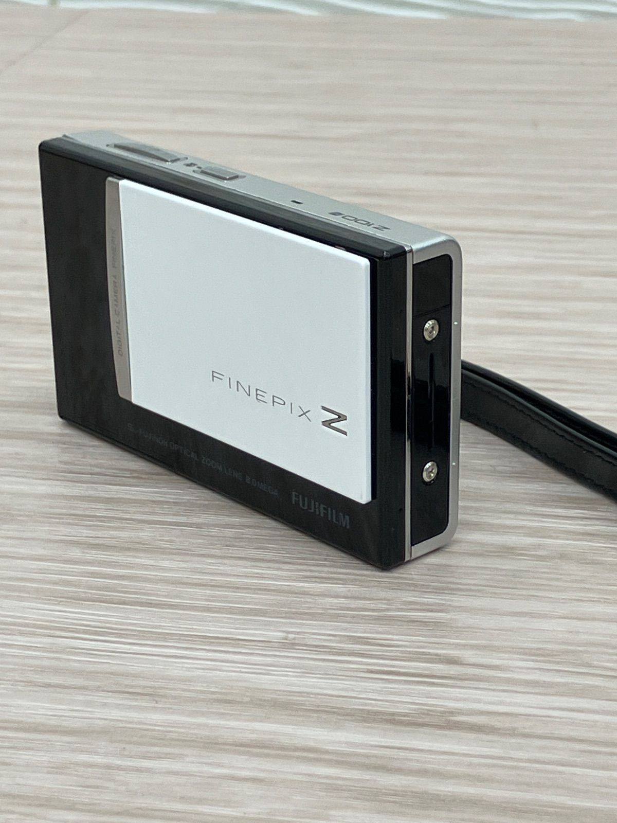 ジャンク品 Fujifilm FinePix Z100fd 充電器付 富士フィルム デジカメ