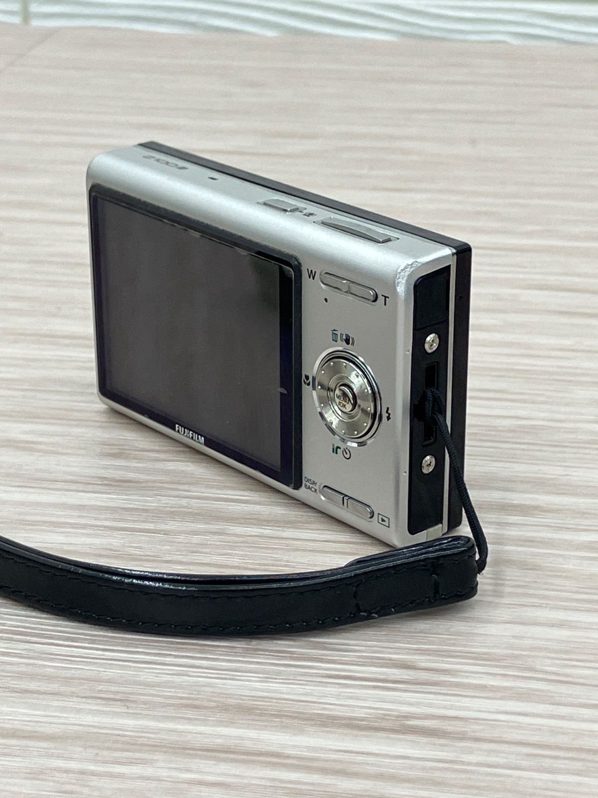 FUJIFILM FINEPIX Z100 シルバー　※ジャンク品 FUJIFILM FINEPIX Z100 シルバー ※ジャンク品 送料無料！ほとんど未