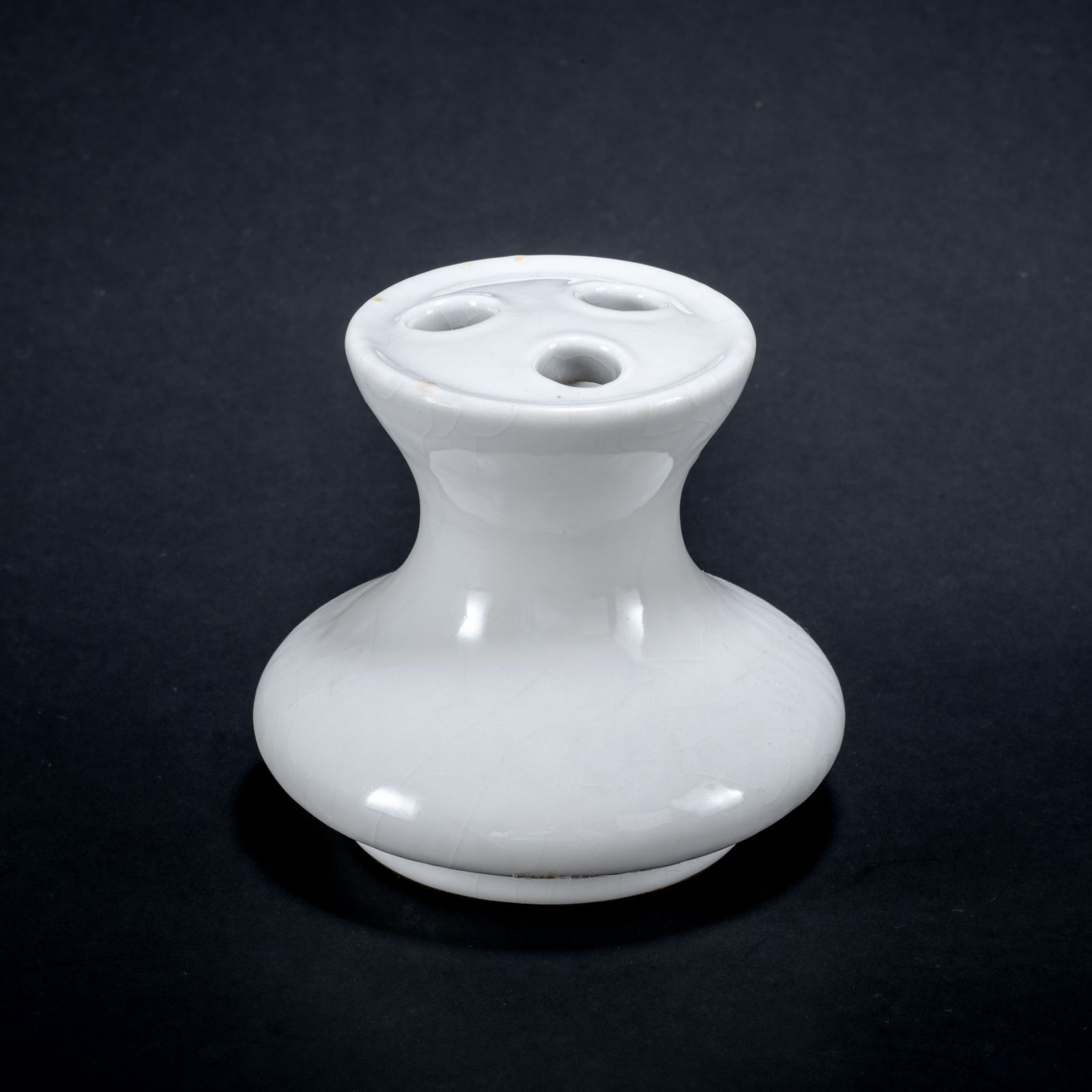 清時代 乾隆年製 仿官釉 小瓶 高約7.5cm 官窯写 青磁 貫入 唐物 中国 清時代 乾隆年製 仿官釉 小瓶 高約7.5cm 官窯写 青磁 貫入 唐物 中国