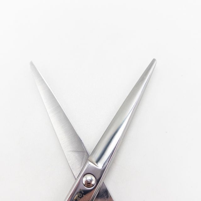 美容師　シザー　右利き【美品】 Aランク【メーカー不明】 シザー 美容師・理容師 節約 6.5インチ 右