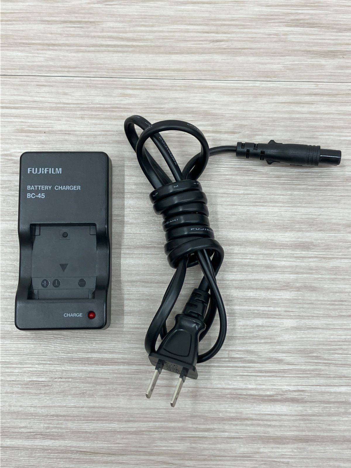 ジャンク品 Fujifilm FinePix Z100fd 充電器付 富士フィルム デジカメ