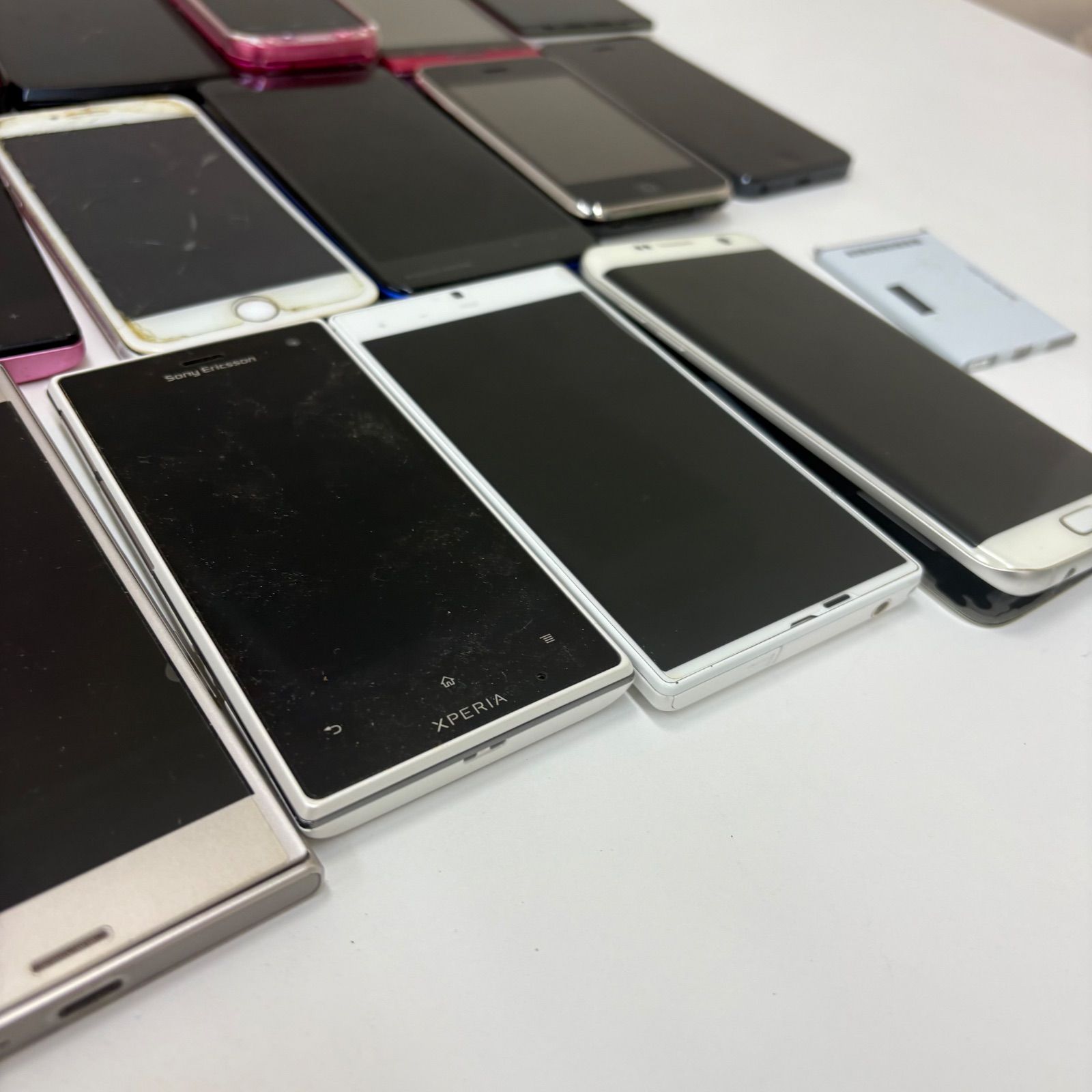 K4482☆ジャンク品 ガラケー・スマホなど 大量おまとめ 約140台 docomo