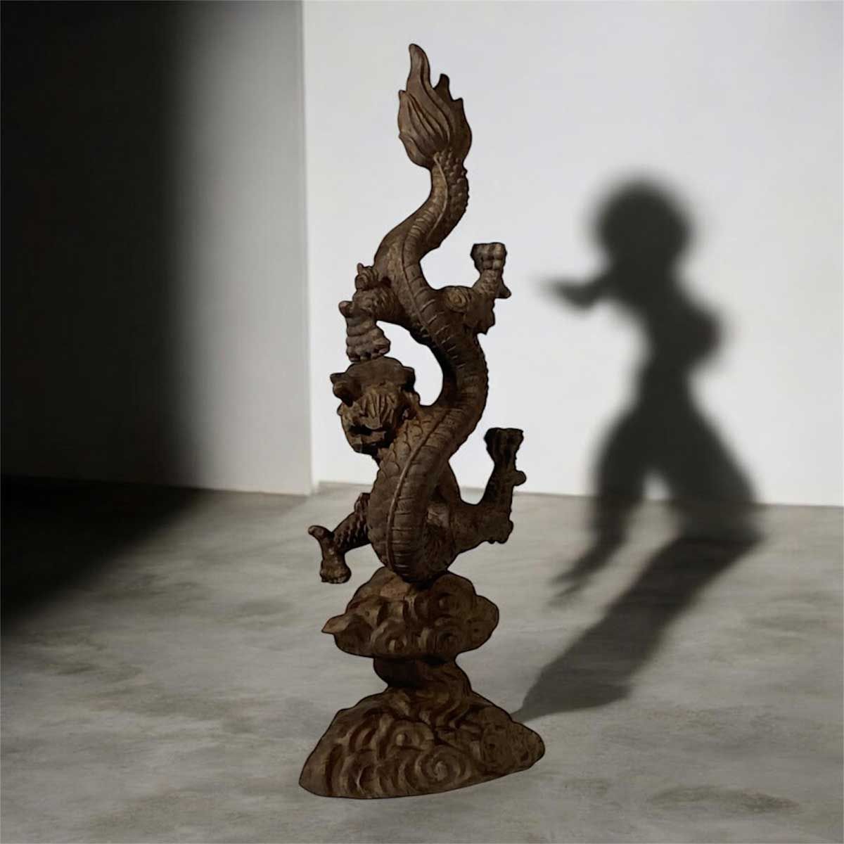 沈香木 「飛龍在天」5本爪の龍の木彫置物｜天然沈香木・開運インテリア