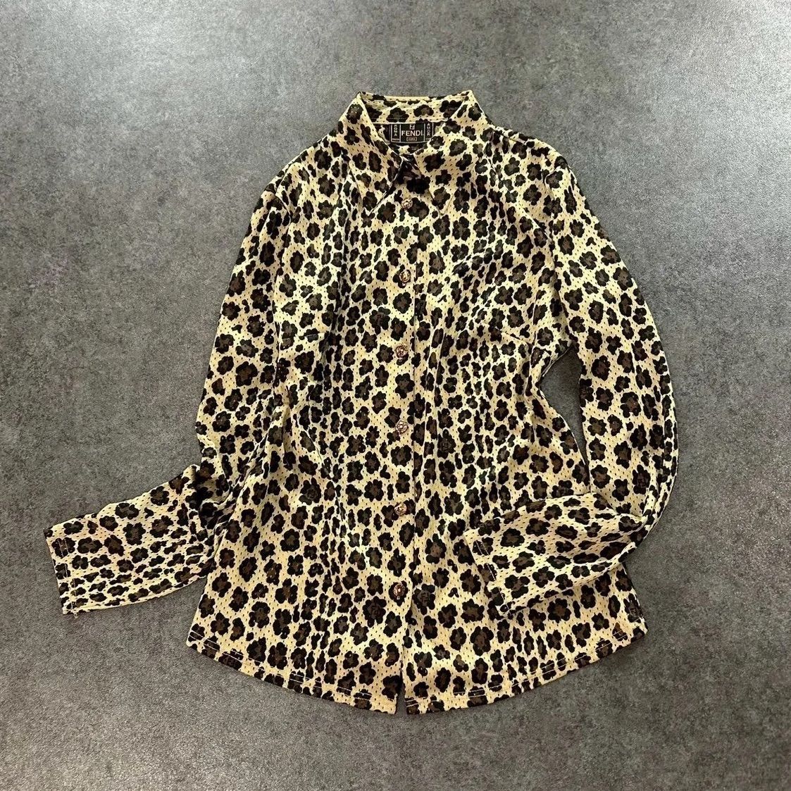 【FENDI】フェンディ レオパード柄シャツジャケット ヴィンテージ イタリア製 FENDI】フェンディ レオパード柄シャツジャケット ヴィンテージ