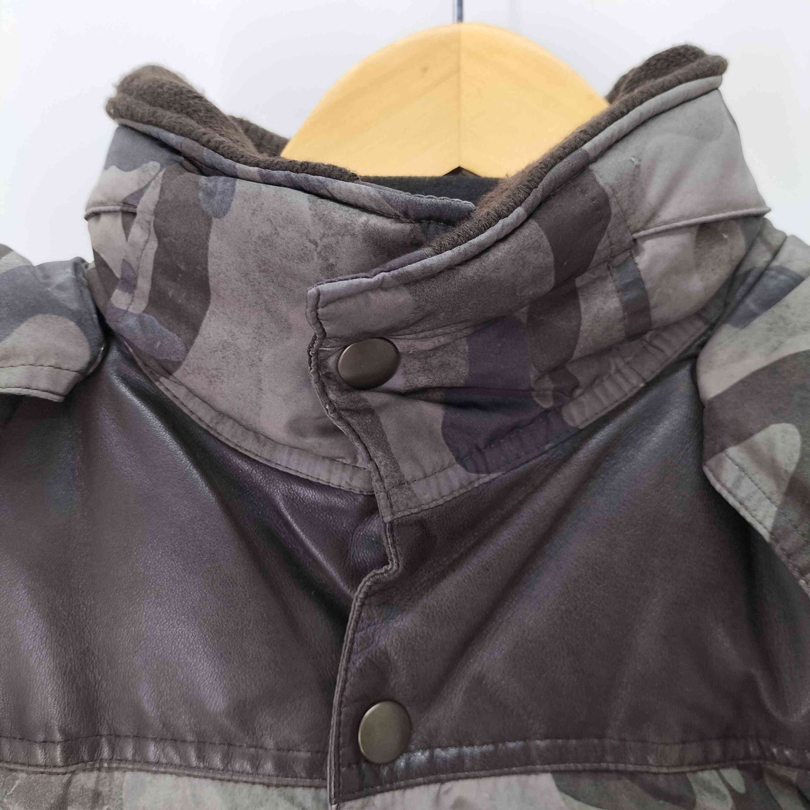 エーケイエム AKM LIMONTA NYLON CAMO LEATHER MOUNTAIN DOWN カモフラ 
