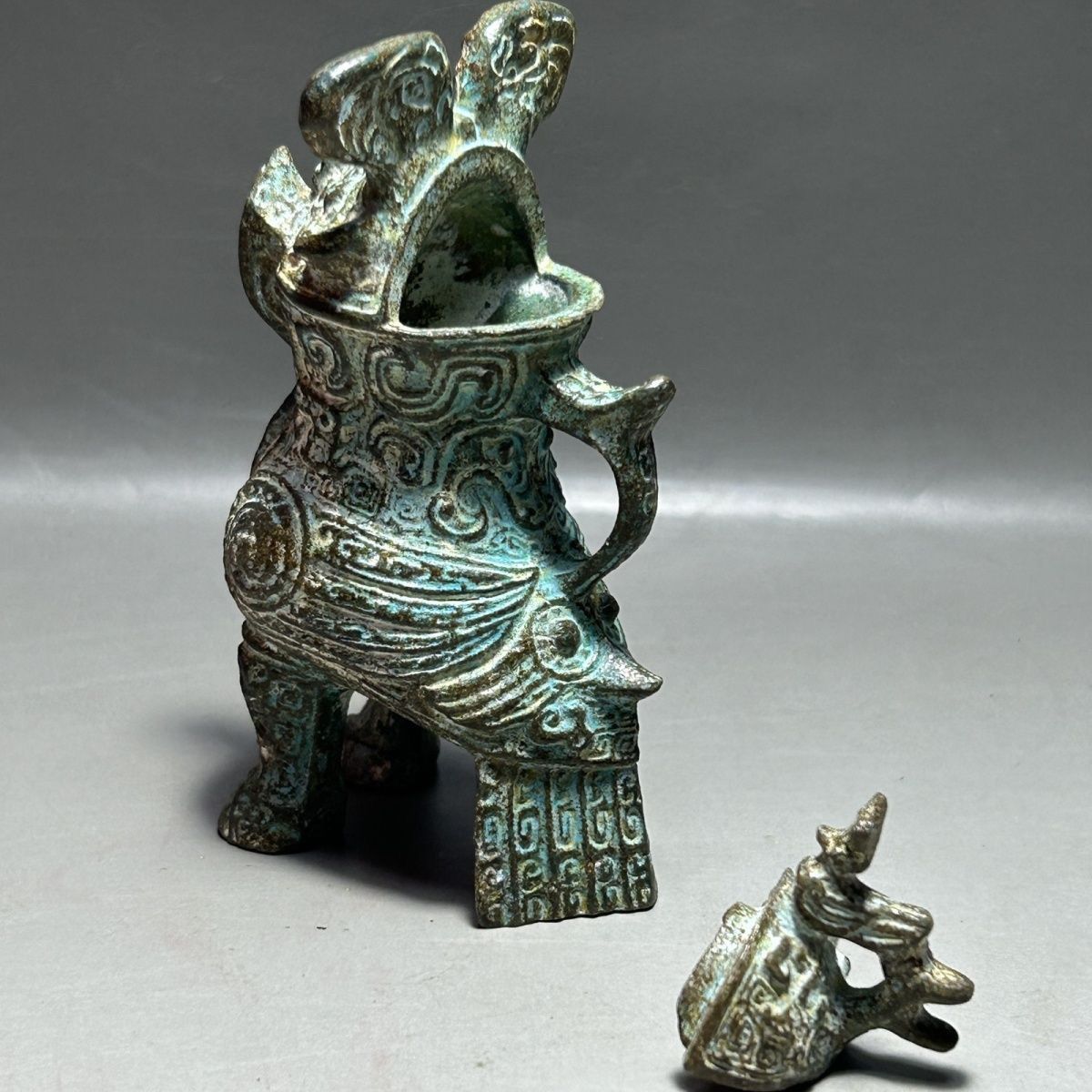 年代物 高級鋳物 美術工芸 骨董品 昭和レトロ品 香炉 松竹梅 銅 精山 共箱 彫刻 置物 開運 風水 骨董 古美術