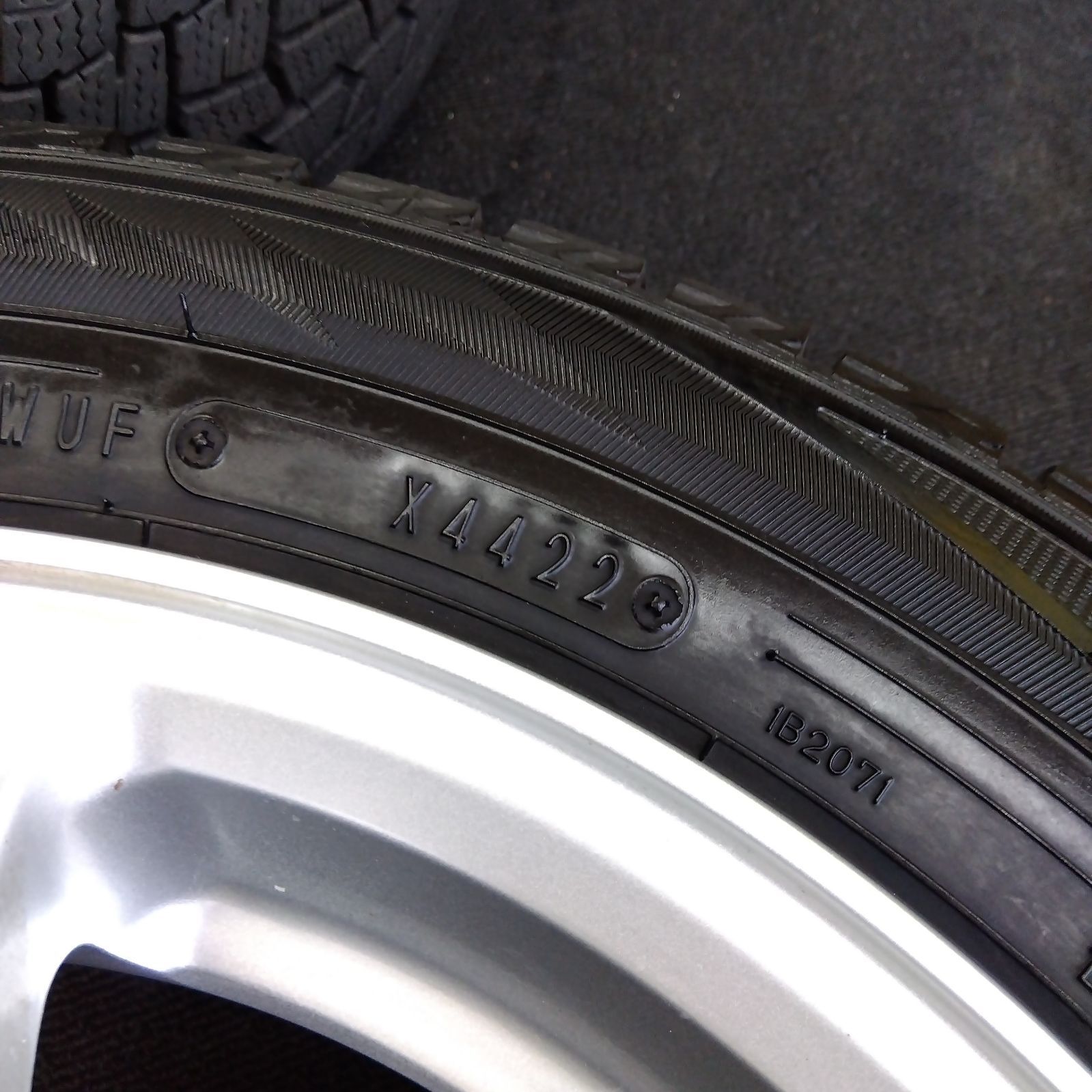 送料無料】【13×4.5J +43】【155/65R13】中古 スタッドレスタイヤ 