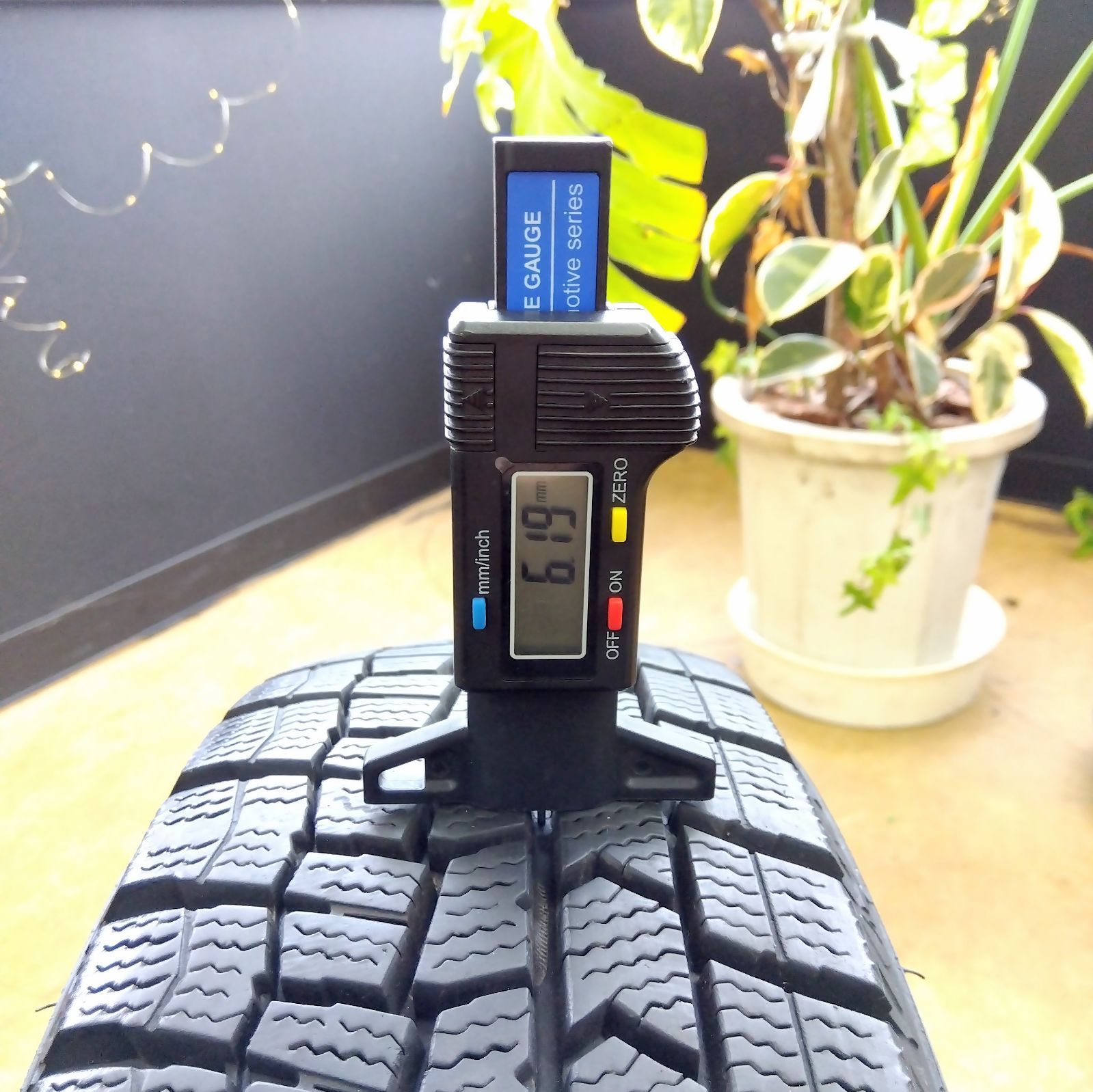 送料無料】【13×4.5J +43】【155/65R13】中古 スタッドレスタイヤ
