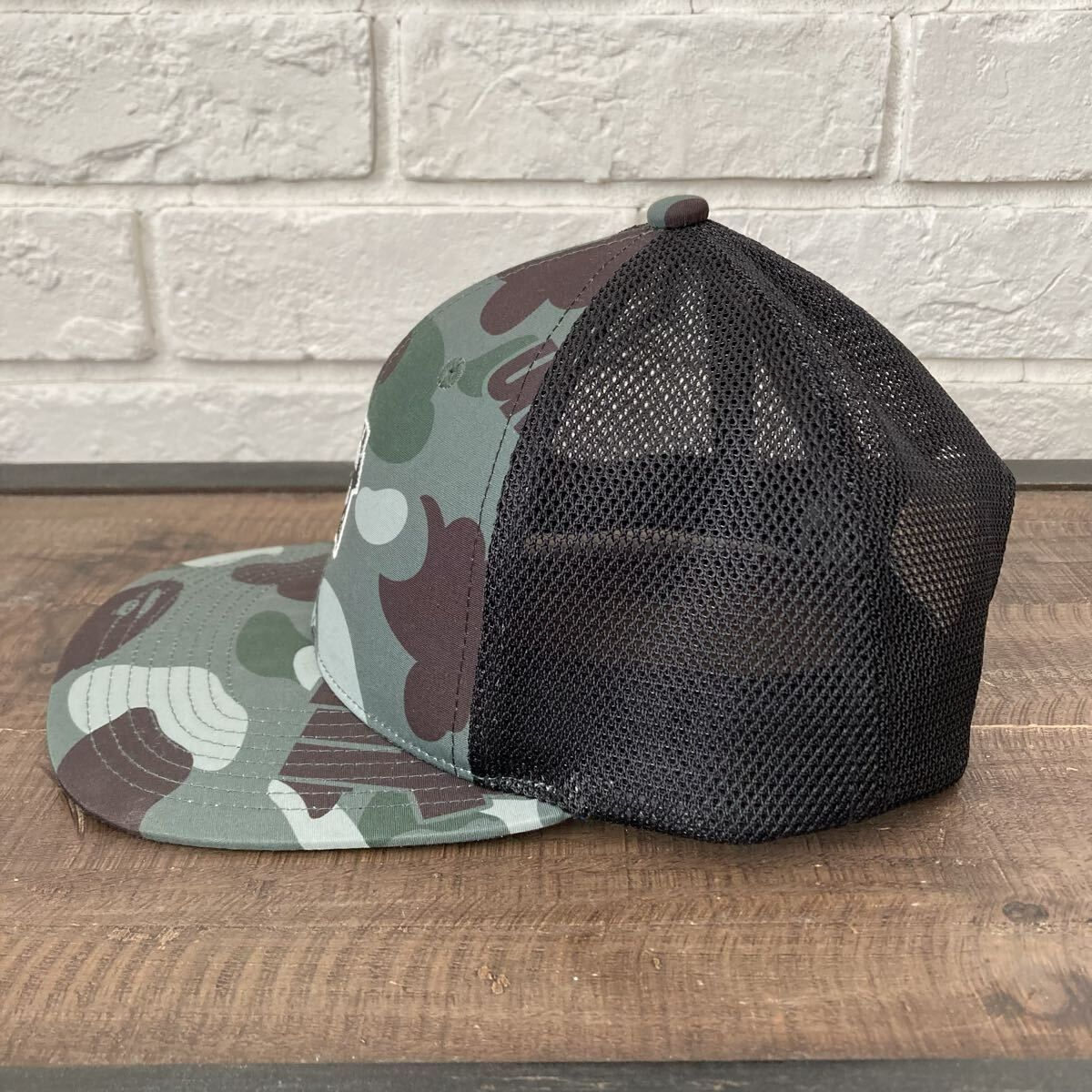 A BATHING APE カモフラージュ トラッカーキャップ A BATHING APE ア