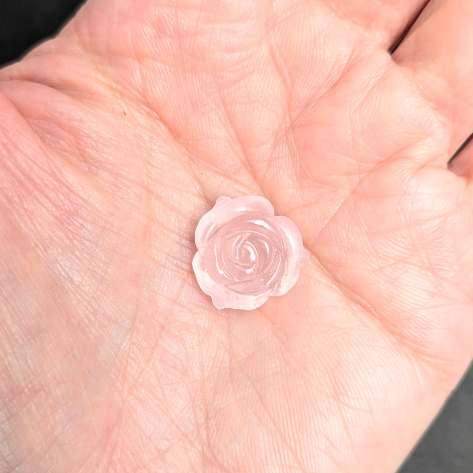 ローズクォーツ 彫刻（薔薇） ミャンマー産 【11.92ct】PRO208201