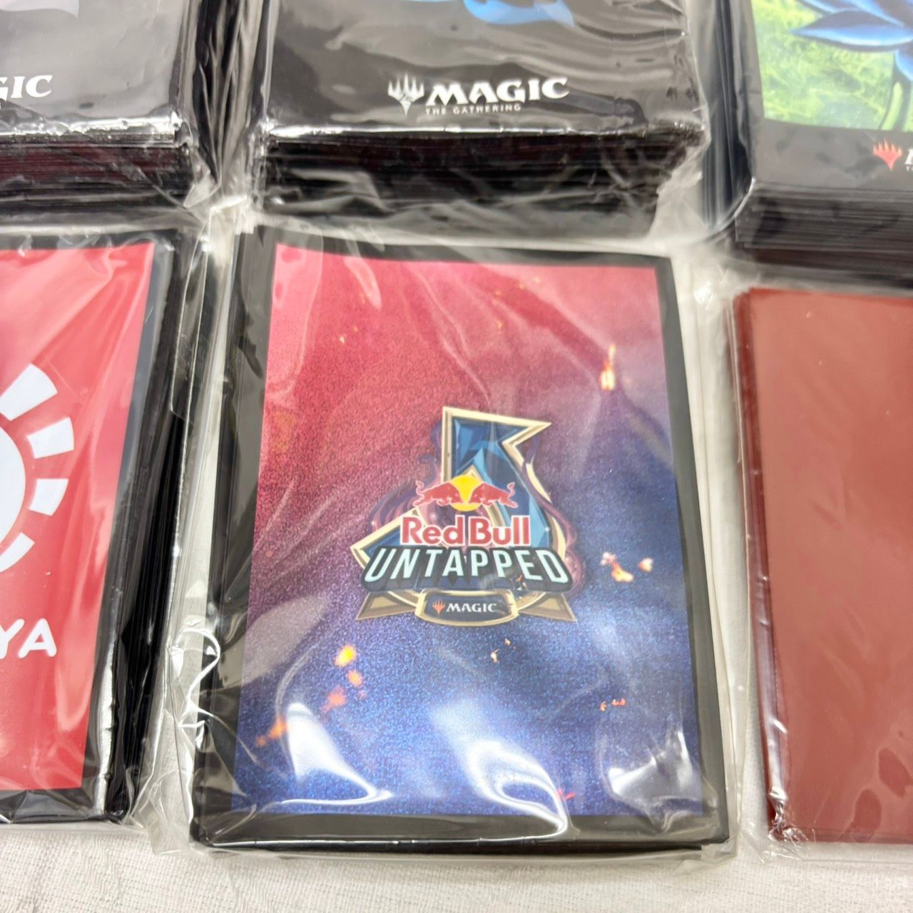359 Red Bull UNTAPPED MTG カードスリーブ 大量まとめ売り Magic the
