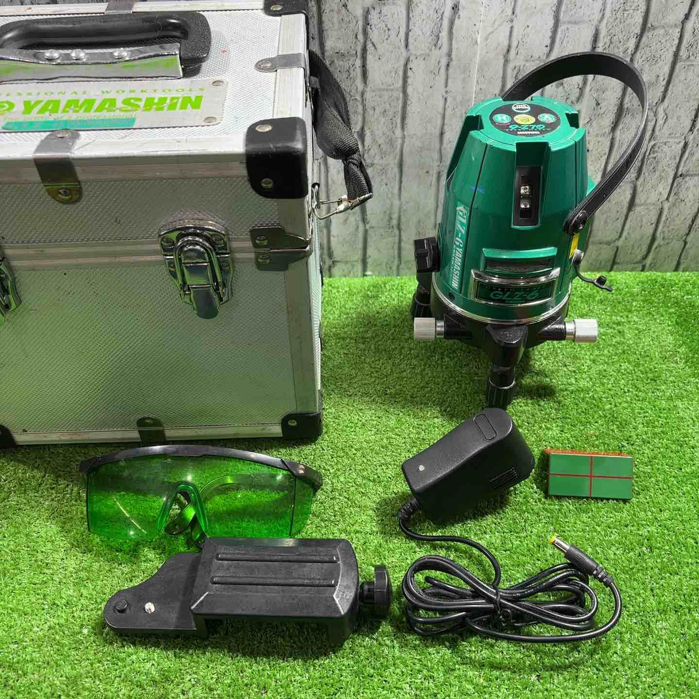 ◇山真(YAMASHIN) グリーンレーザー墨出し器 矩十字・横 GLZ-6【川口店