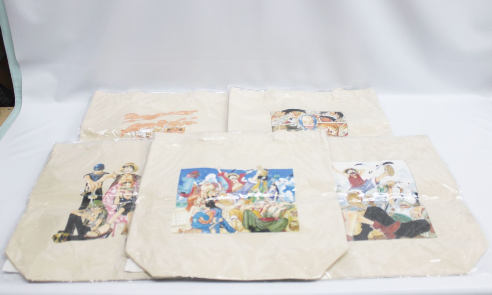 MEET THE ONLINE STORE 選べるコミックカバーイラストトートバッグと25 th Anniversary コンテナボックス50ℓのセット品