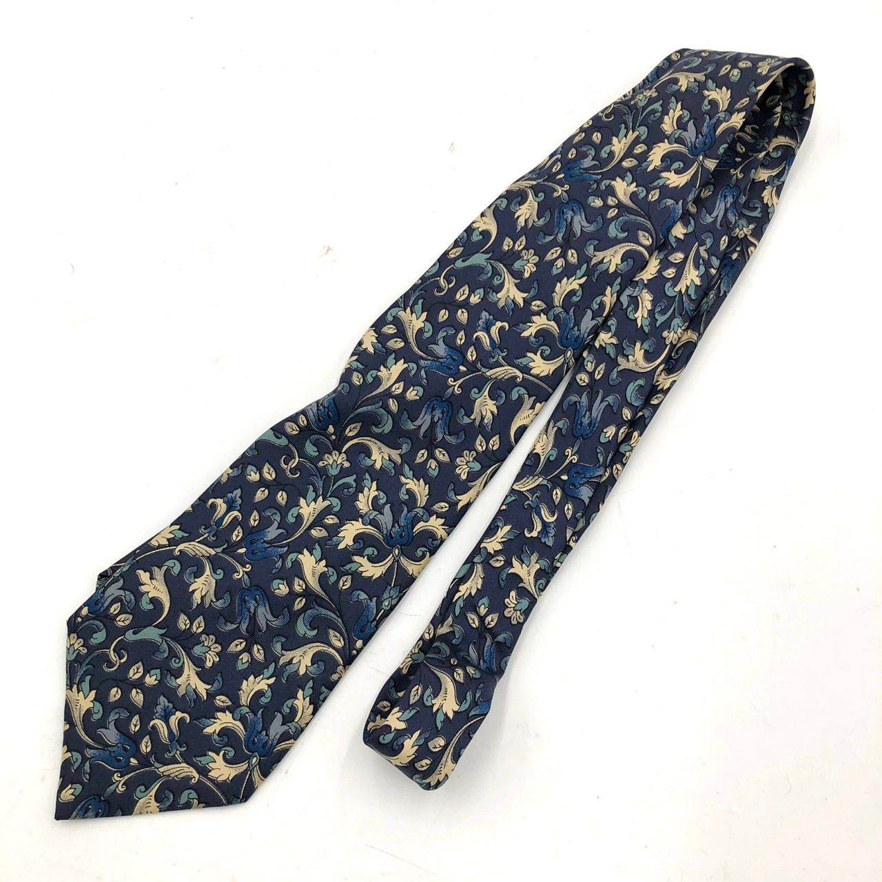 セリーヌ　CELINE ネクタイ　マカダム　トリオンフ　スーツ　シャツ　カフス セリーヌ ネクタイ マカダム柄 トリオンフ シルク100% 紺 ネイビー