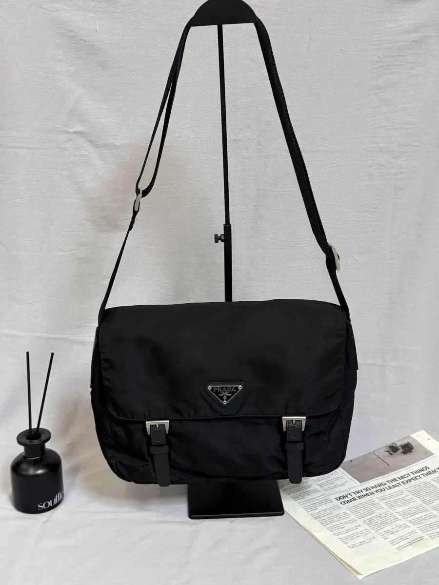 PRADA プラダ ナイロン ポコノ メッセンジャーバッグ ユニ