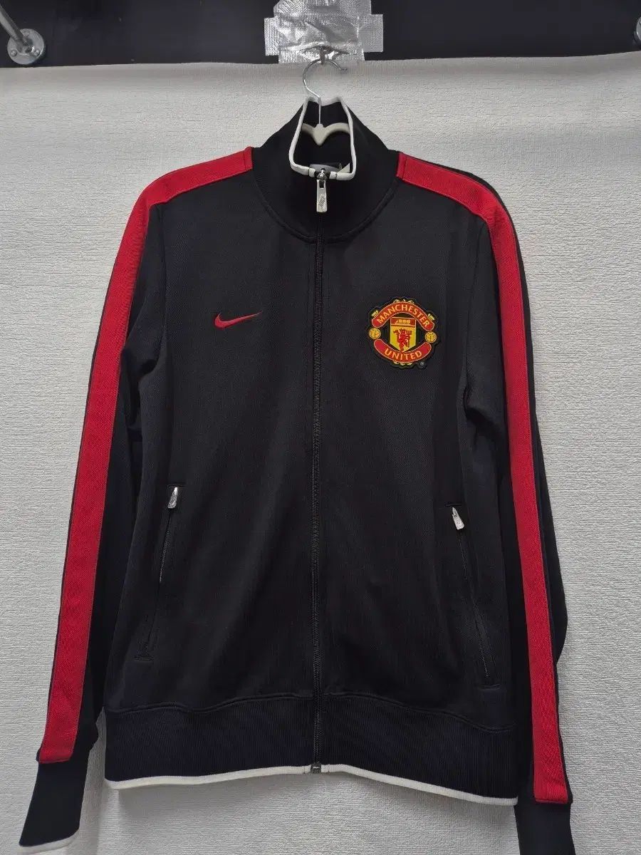 ナイキ マンチェスター ユナイテッド トラック ジャケット ブラック