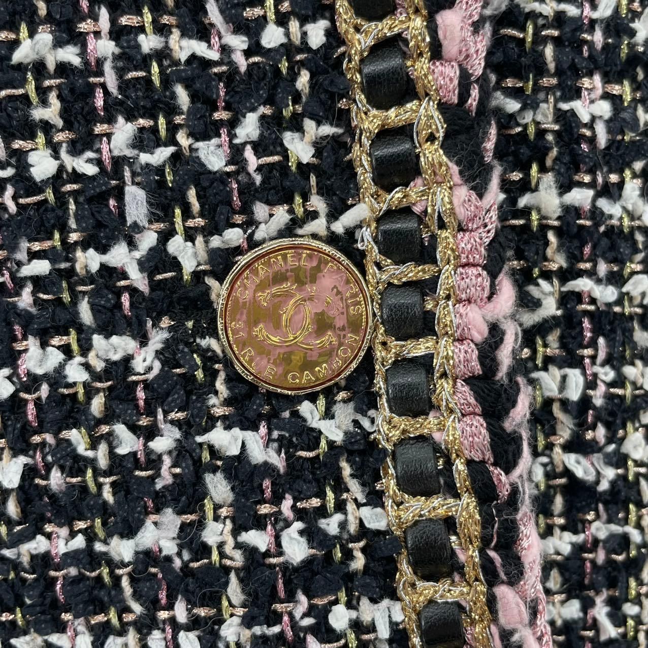 新品同様 CHANEL シャネル ジャケット 2021年 ブラック×ゴールド