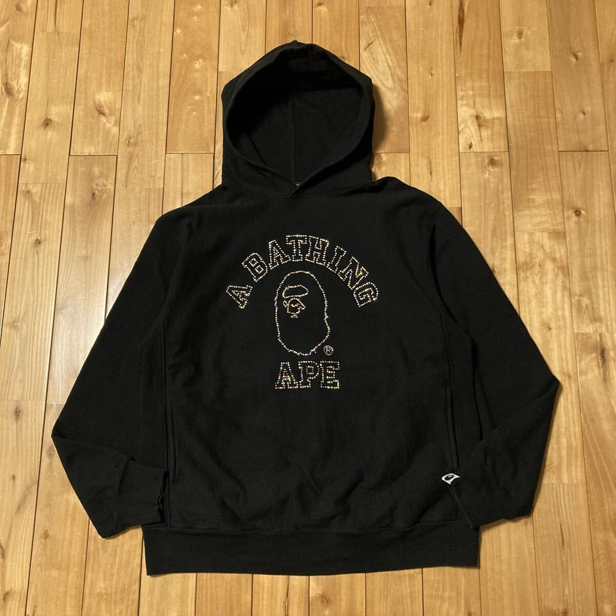 スワロフスキー カレッジロゴ プルオーバー パーカー Lサイズ a