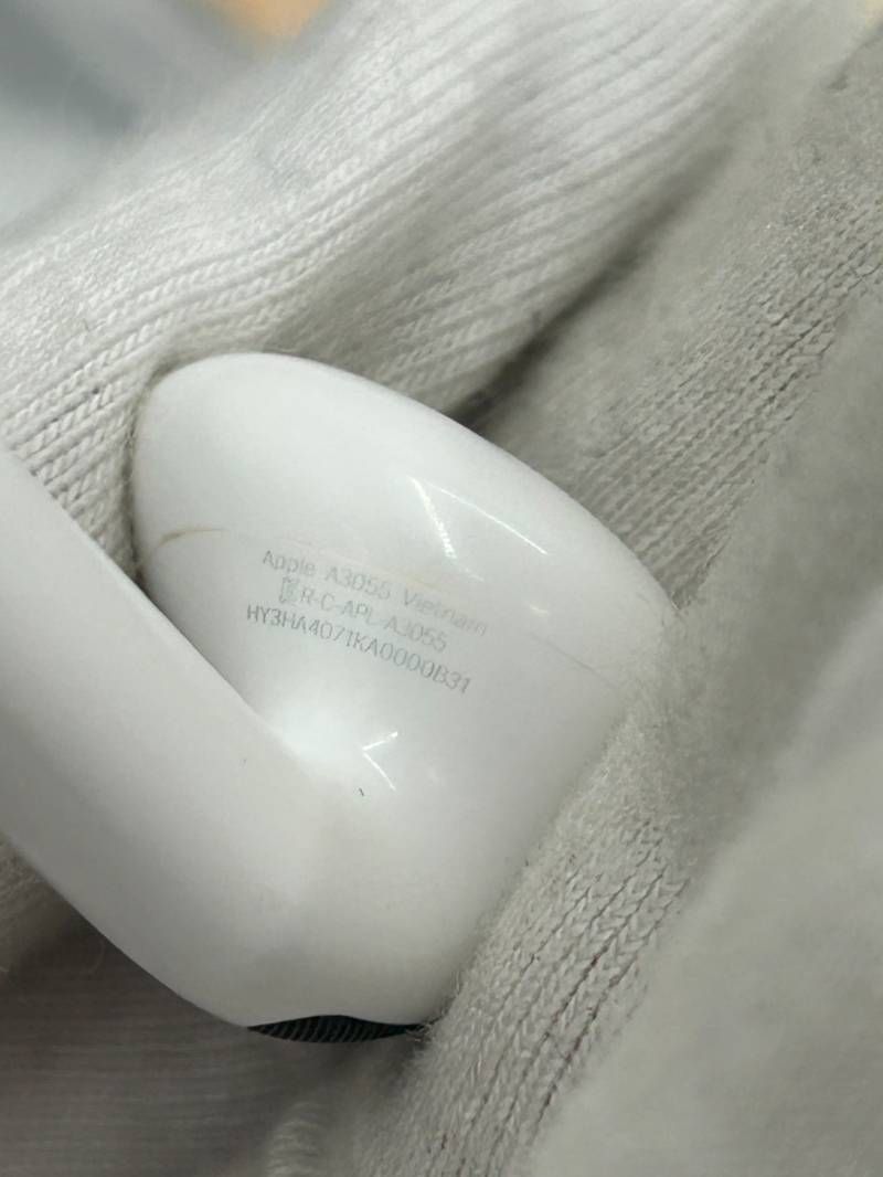 Air Pods 第4世代 イヤホン 右のみ A3055 ANC 対応 - メルカリ