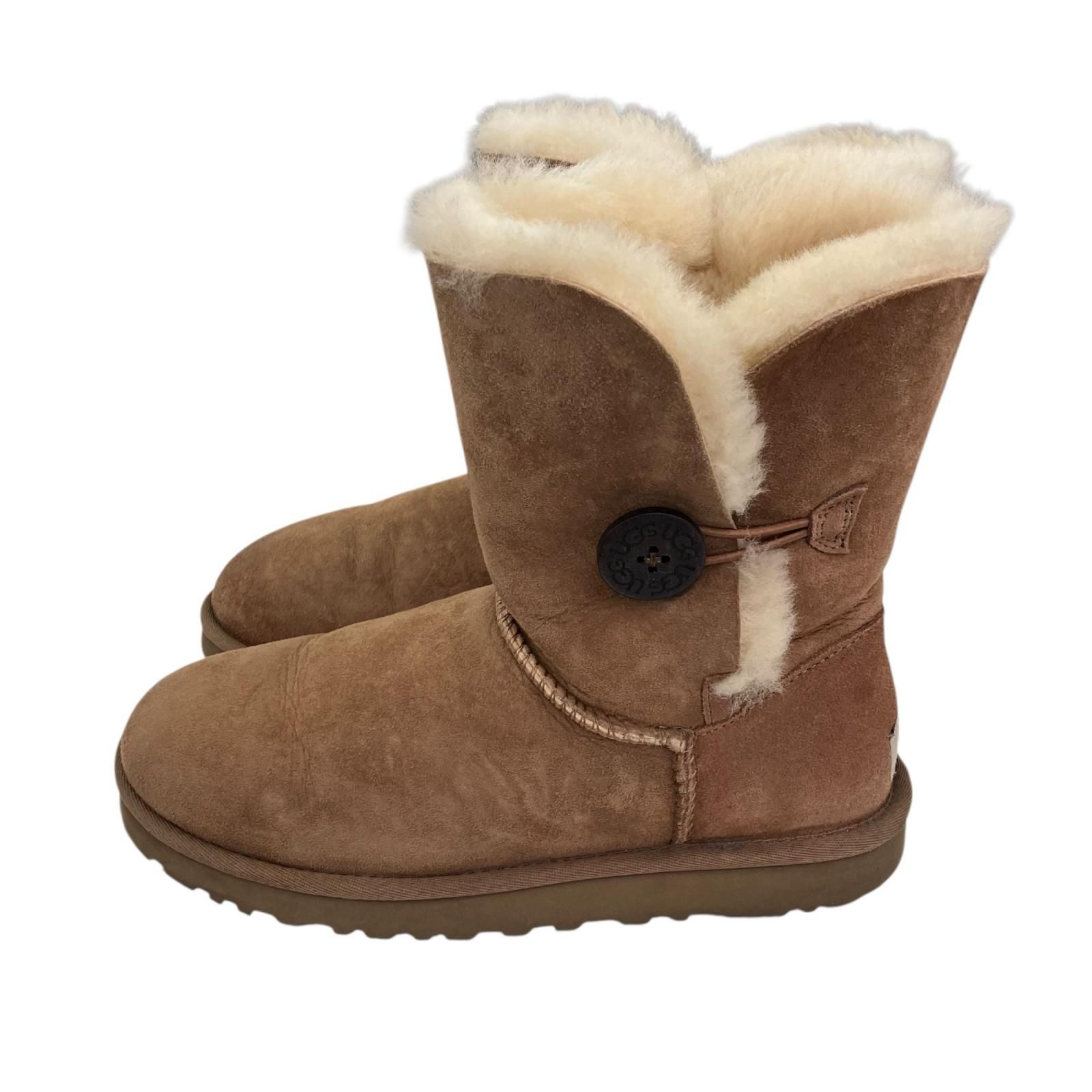 186000 UGG アグ ムートンブーツ BAILEY BUTTON ベイリーボタン 5803