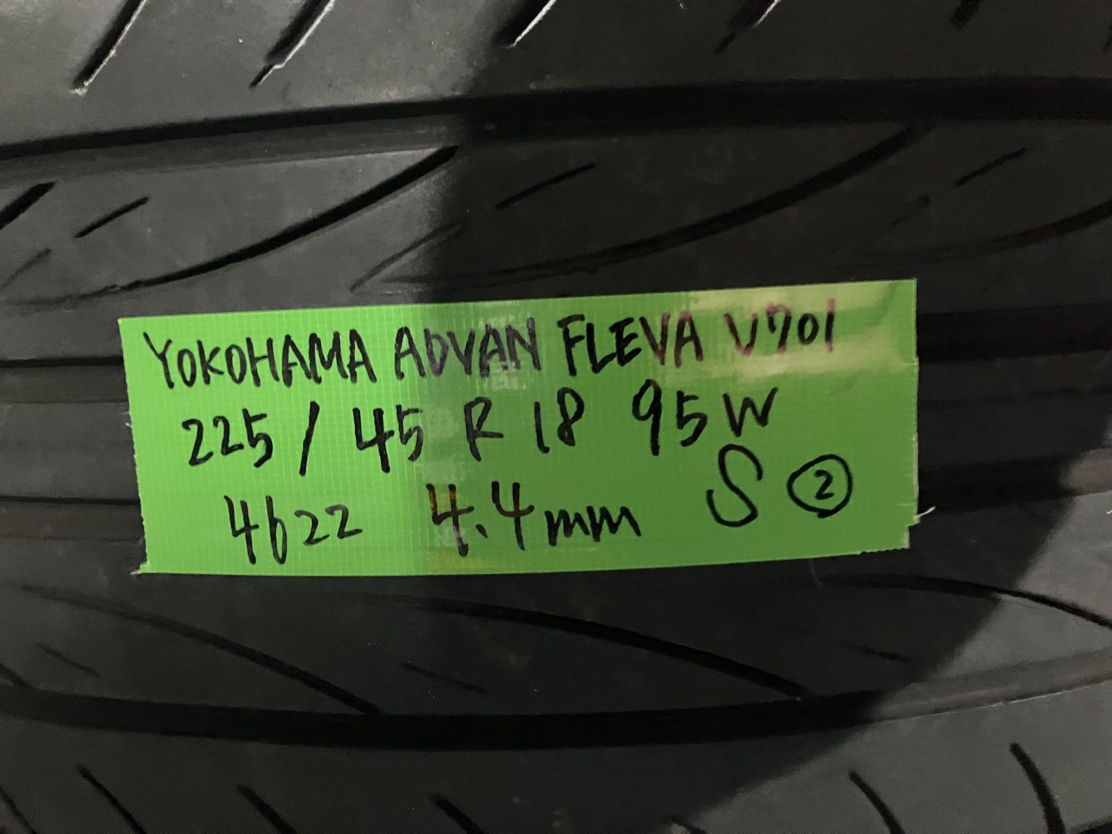 送料込み] 225/45R18 95W 2022年製 YOKOHAMA ADVAN FLEVA V701