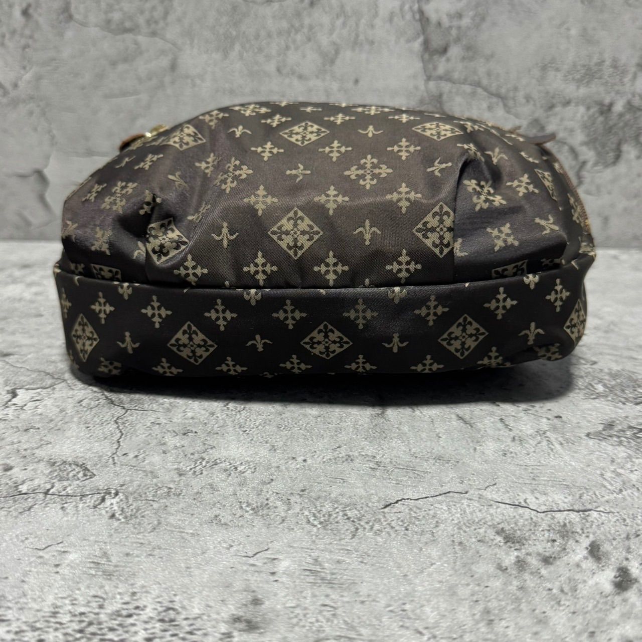 極美品 希少 russet ラシット ボディバッグ ウェストポーチ モノグラム 