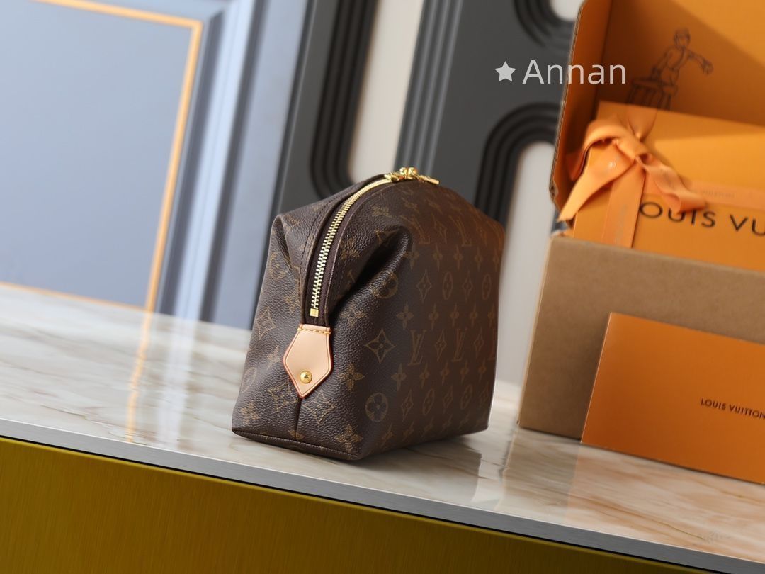 未使用 Louis vuittonルイヴィトン モノグラム 化粧ポーチ - メルカリ