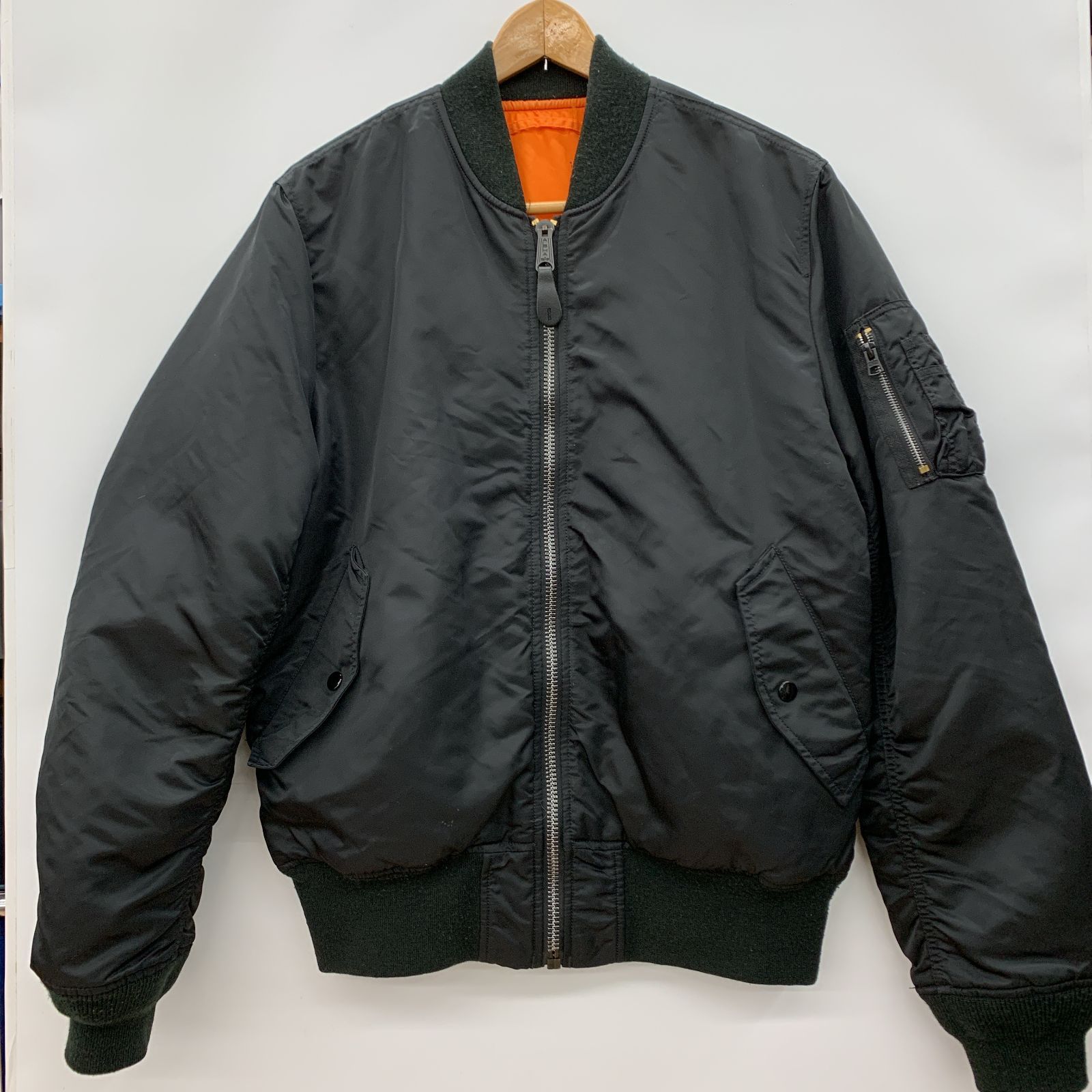ALPHA INDUSTRIES アルファインダストリーズ MA-1 フライトジャケット ALPHA INDUSTRIES アルファインダストリーズ MA-1 フライトジャケット
