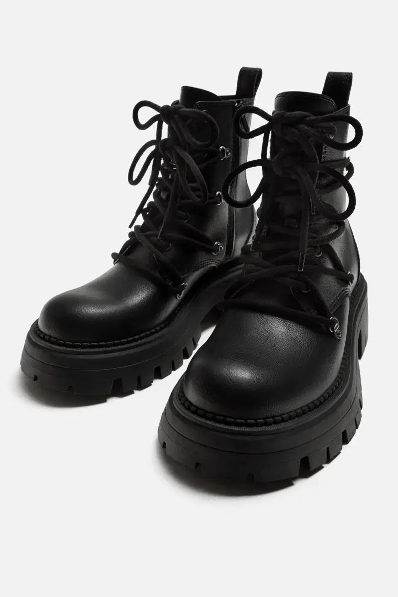 ZARA ボリューム レースアップ ブーツ ZARA ボリュームレースアップ 