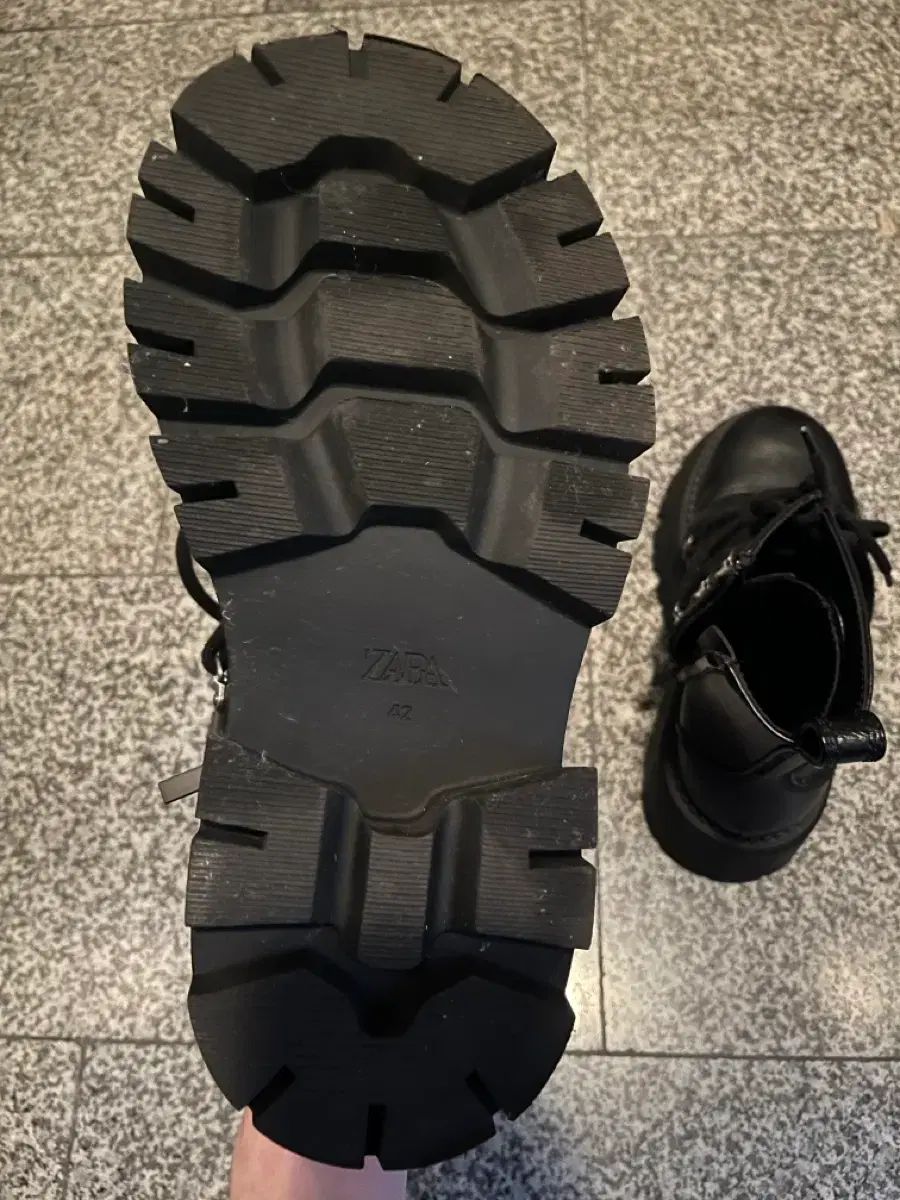 ZARA ボリューム レースアップ ブーツ ZARA ボリュームレースアップ