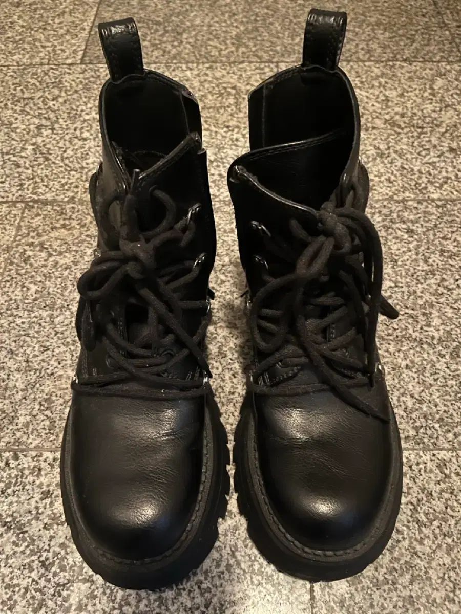 ZARA ボリューム レースアップ ブーツ ZARA ボリュームレースアップ
