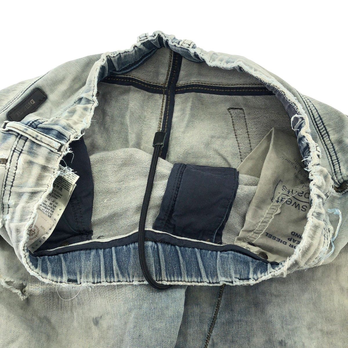 【極美品】DIESEL ディーゼル　NARROT-NE ダメージデニム　グレー DIESEL ディーゼル NARROT-NE ダメージリペアスウェットジョグデニム