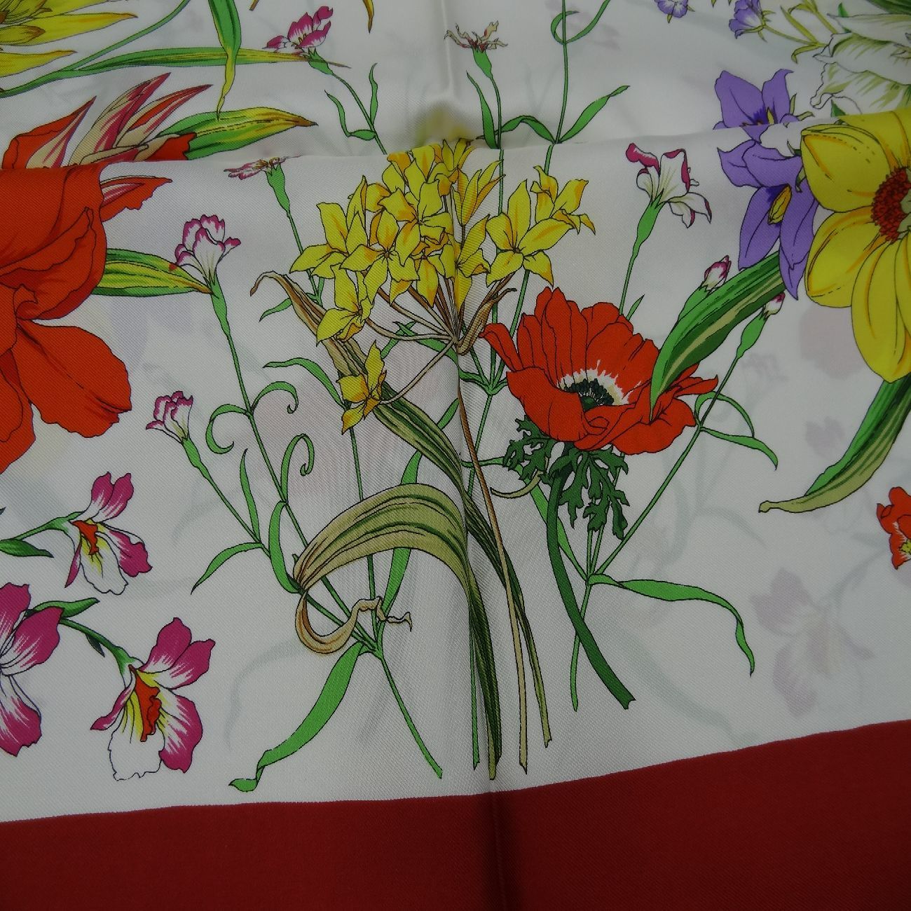 GUCCI グッチ 大判スカーフ 花柄 ボルドー シルク フラワー ワイン