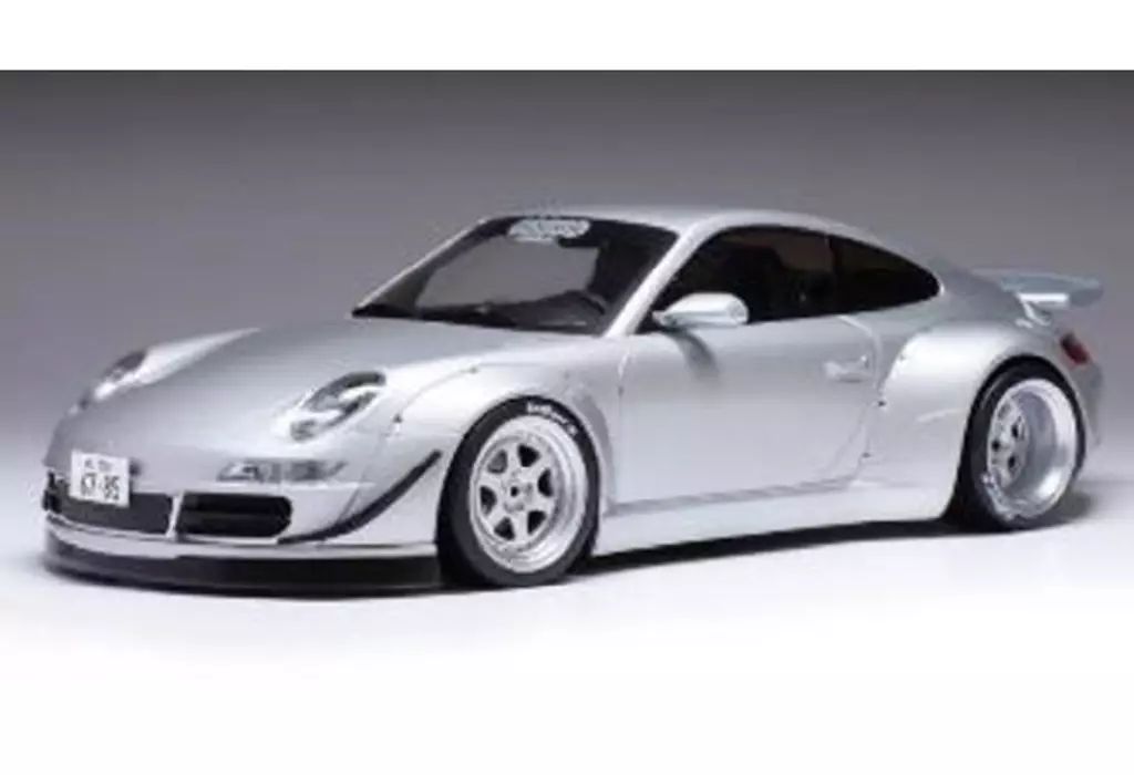 RWB997 シルバー 1/18 ミニカー 新品】ミニカー 1/18 RWB 997(シルバー) [18CMC166] - メルカリ