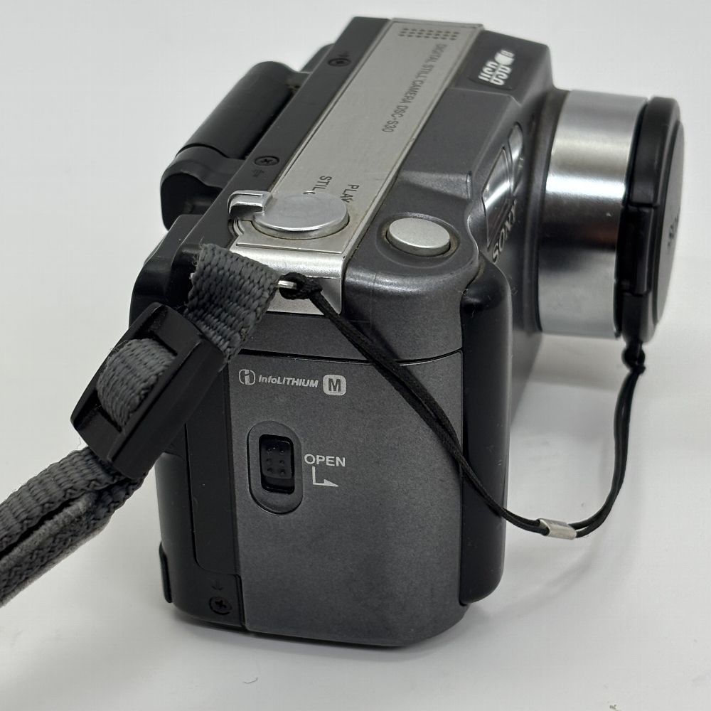 ジャンク】 SONY Cyber-shot DSC-S30 デジタルカメラ 部品取りや修理