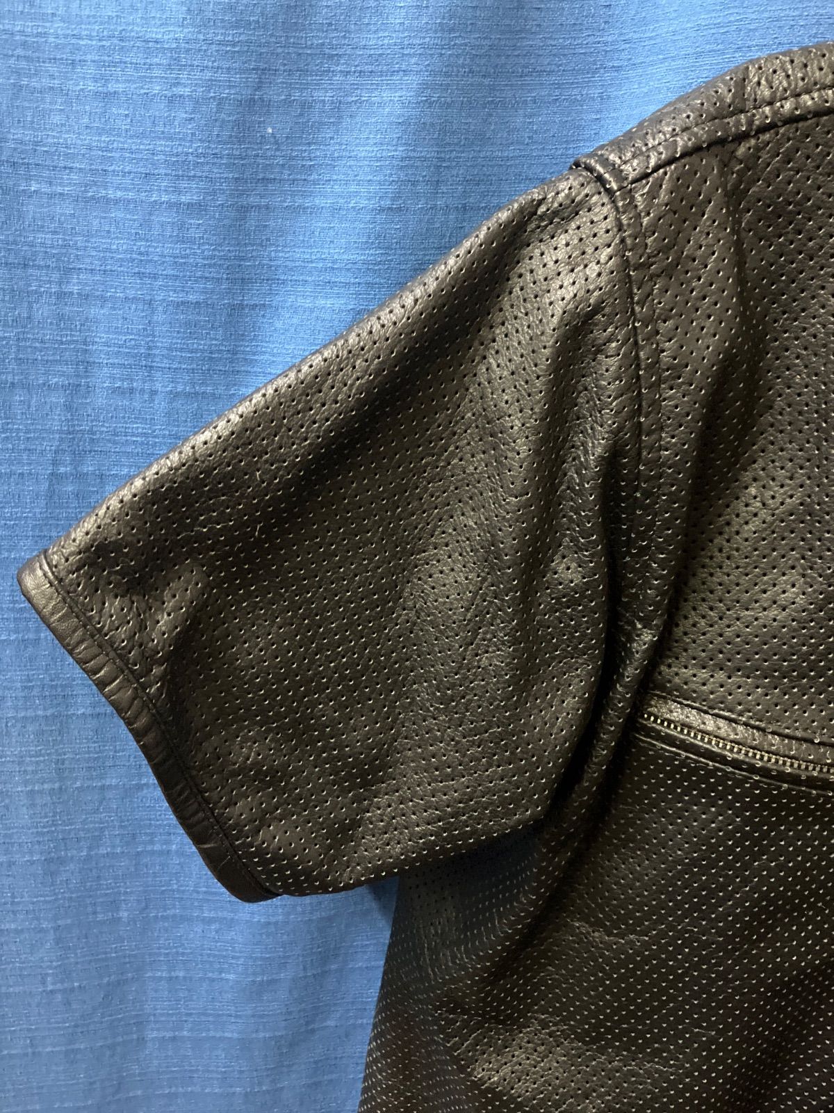 必見！！！】Axel 半袖レザージャケット パンチングレザー ブラック
