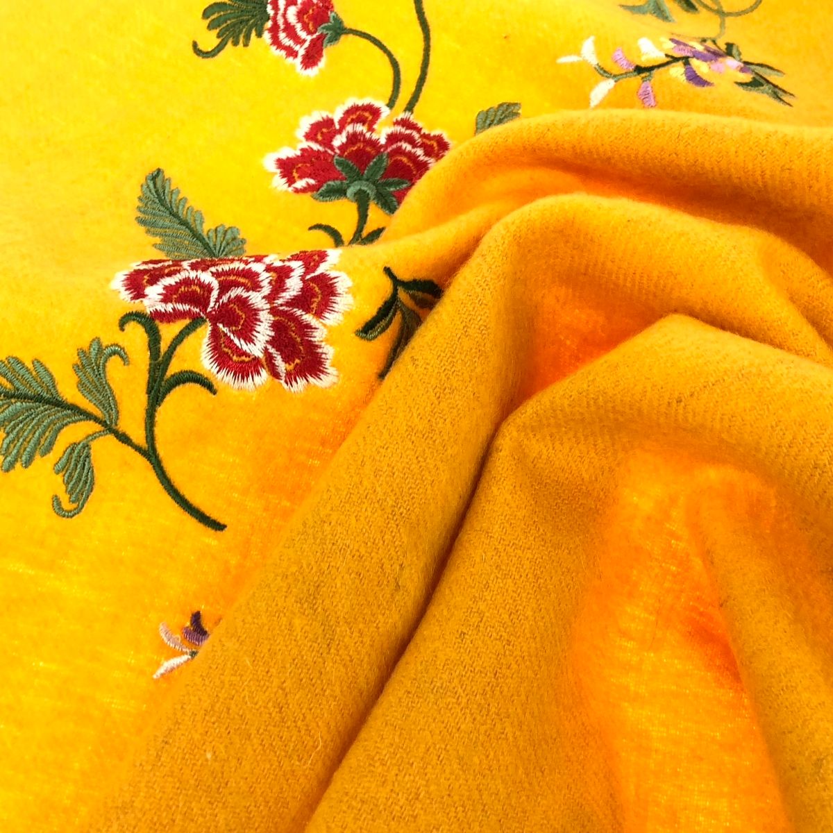 VIVIENNE TAM ヴィヴィアンタム ストール 花柄/刺繍 イエロー