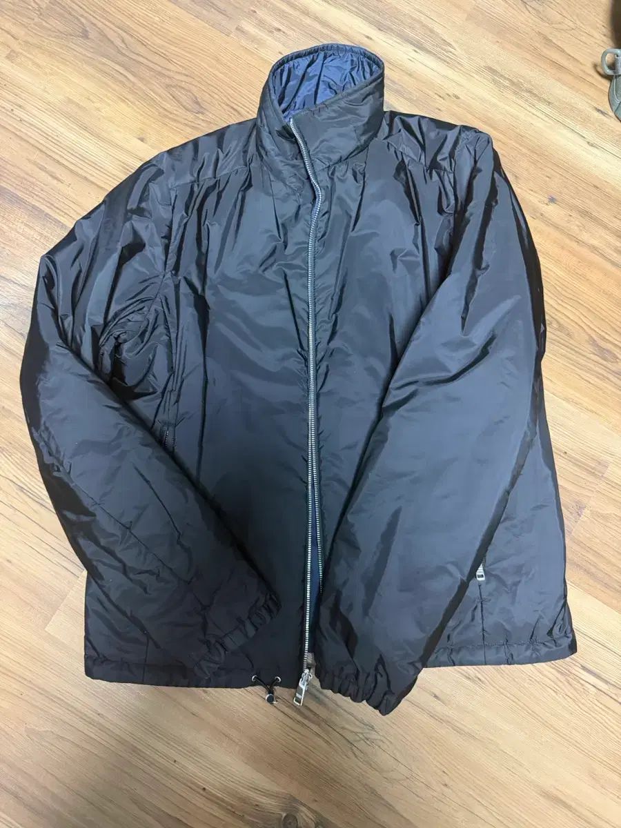 正規品 PRADA プラダ ブルゾン リバーシブル ナイロン ダウン