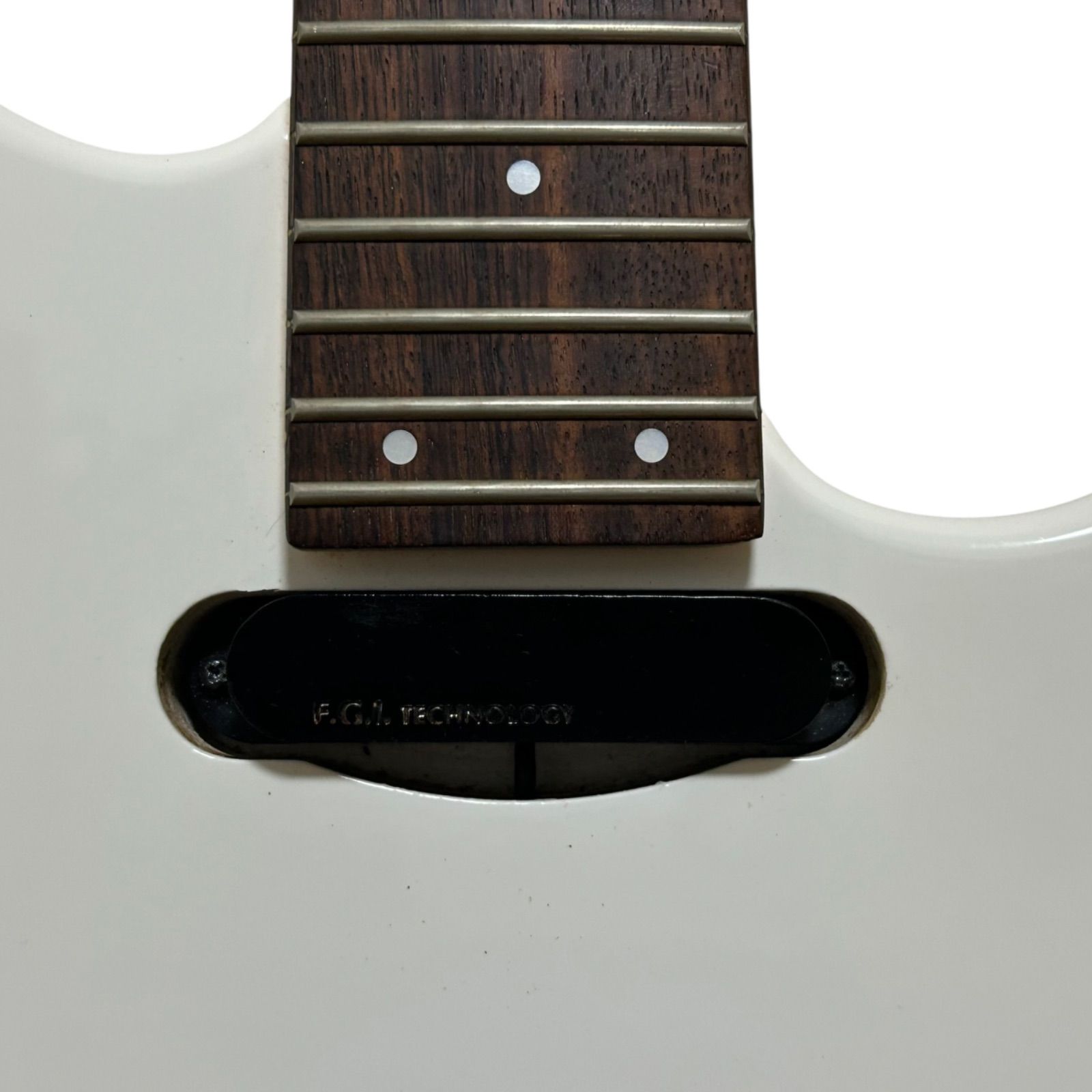 清掃済】エレキギター FERNANDES フェルナンデス STJ-80BT ホワイト