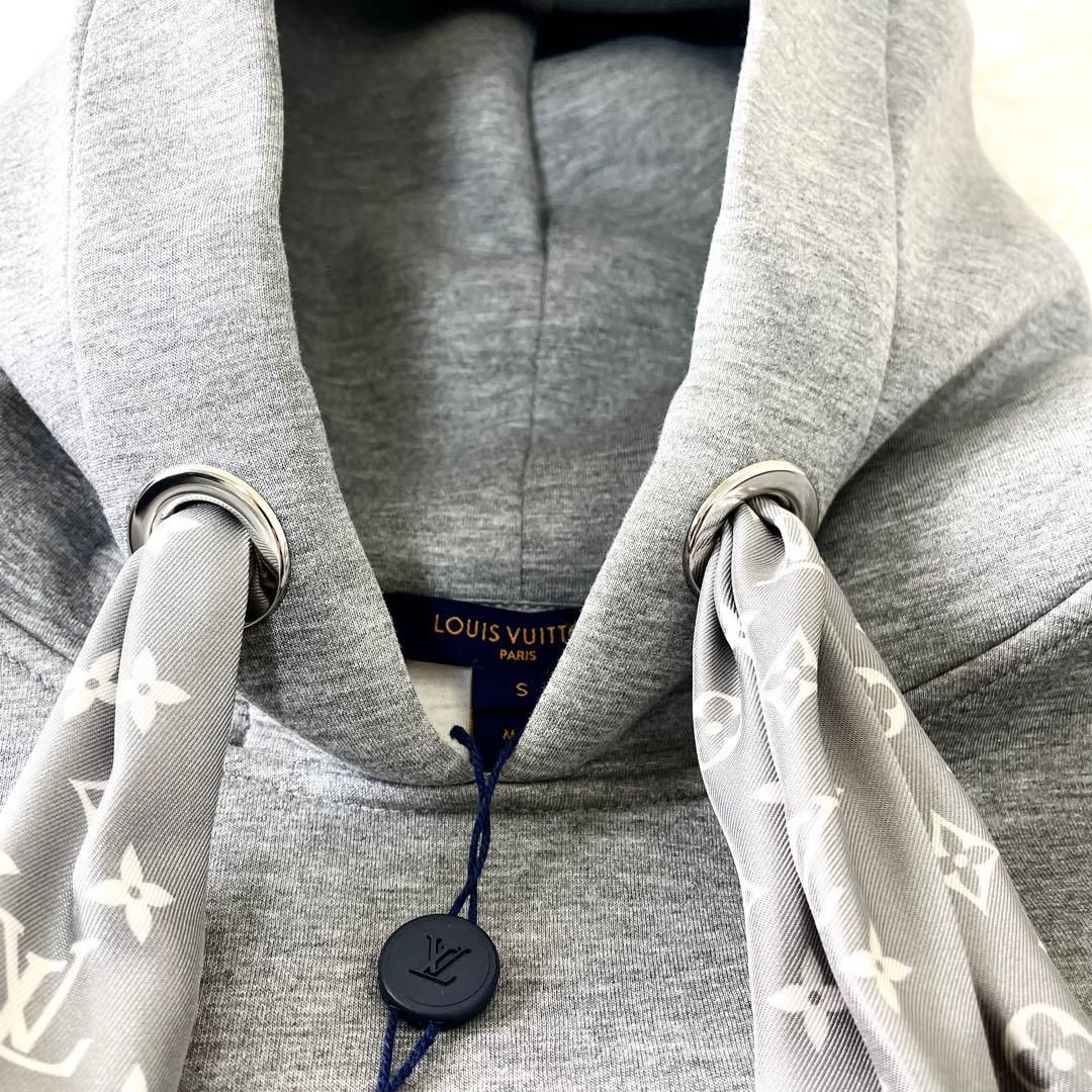 ルイヴィトン クロップド丈 25AW フーディー パーカー モノグラム