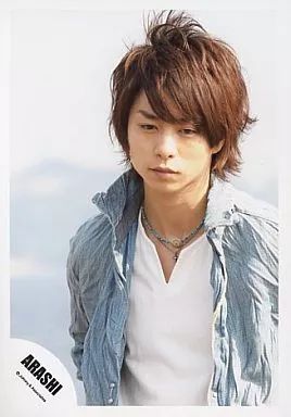 中古】生写真(ジャニーズ) 嵐/櫻井翔/デニムジャケット・目線下・腰上