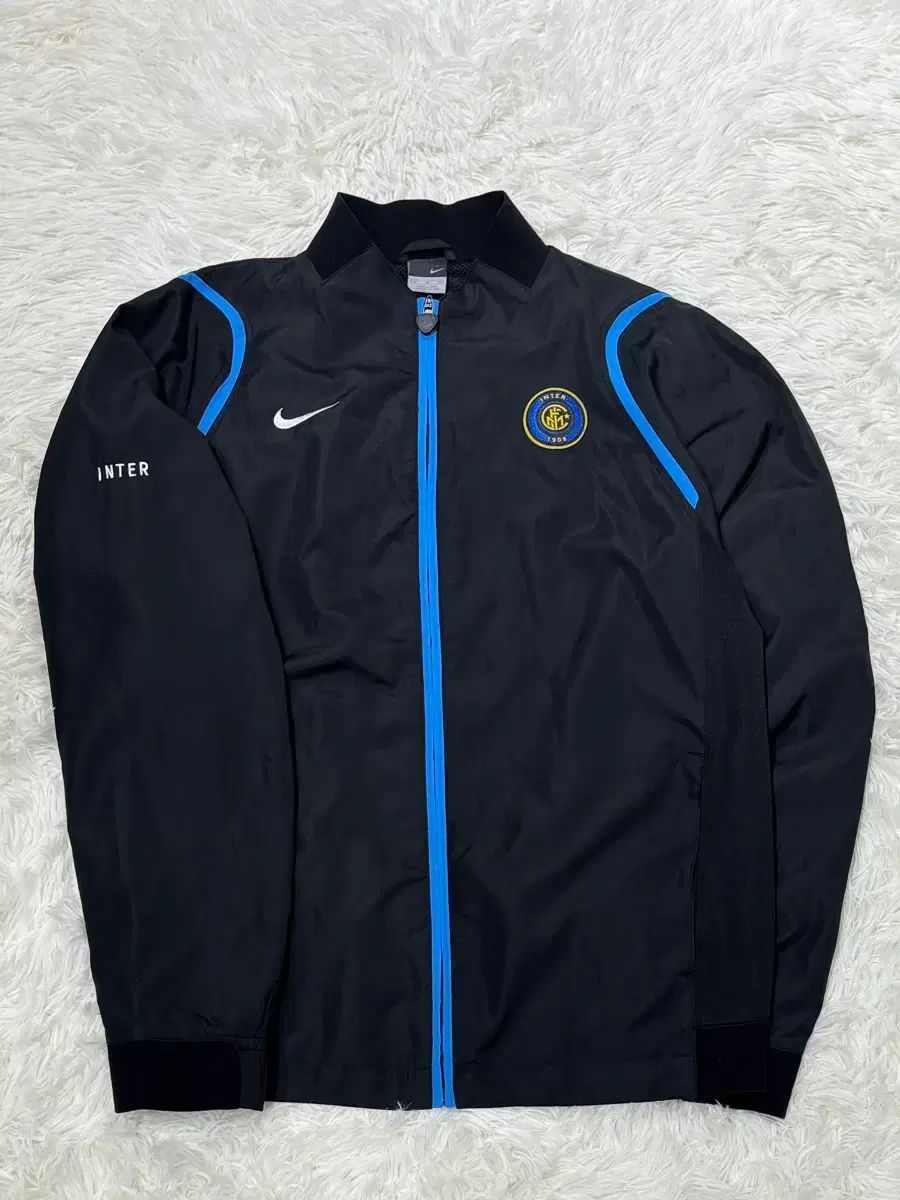 NIKE 00s スウッシュ インテル・ミラノ ウィンドブレーカー - メルカリ