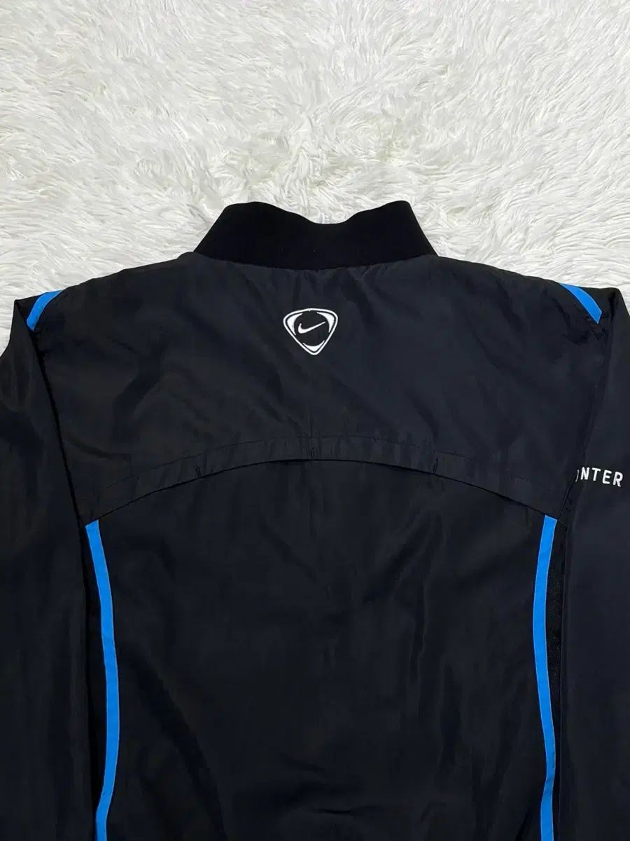 NIKE 00s スウッシュ インテル・ミラノ ウィンドブレーカー - メルカリ