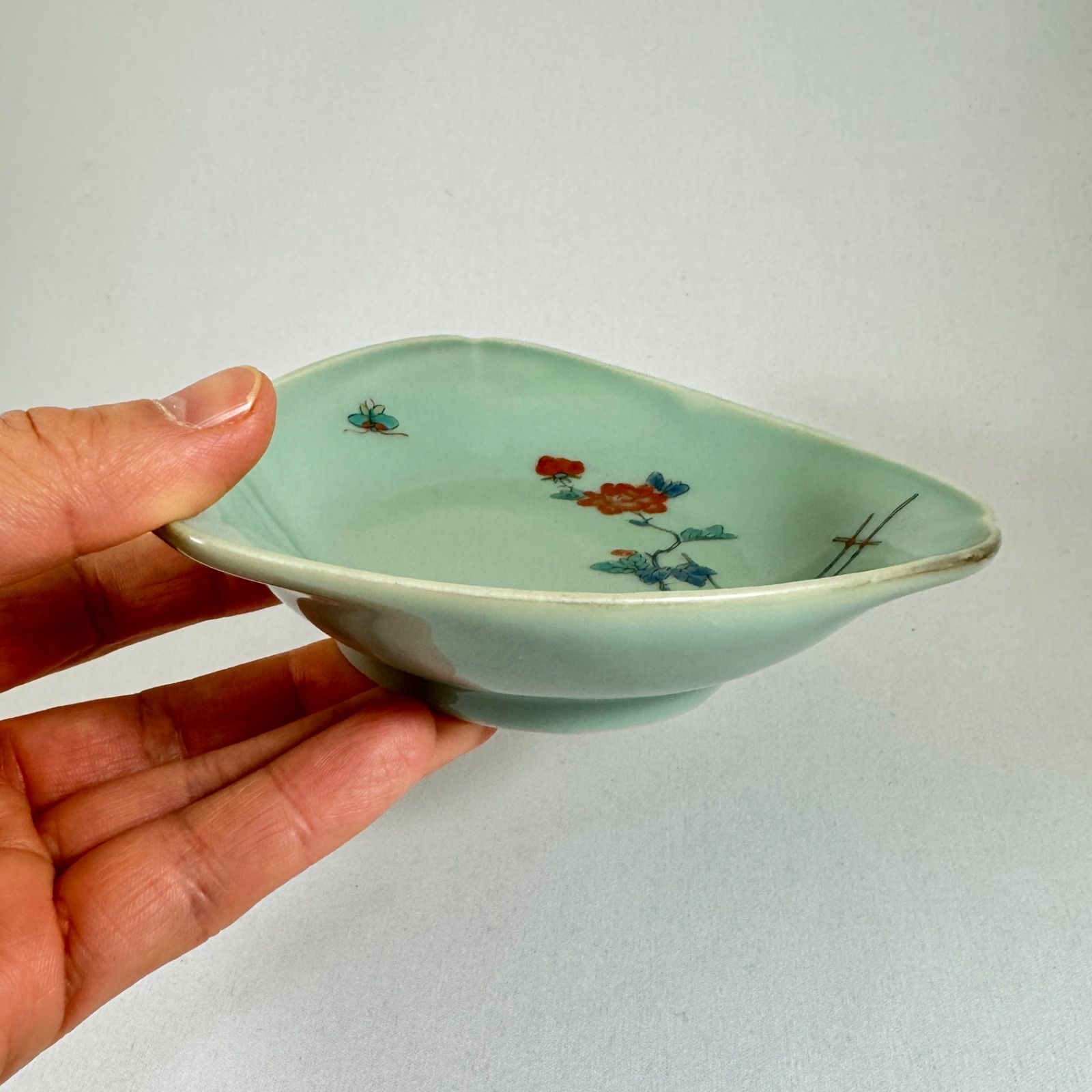 古伊万里◇青磁色絵花文変形皿◇柿右衛門様式◇江戸時代◇有田焼