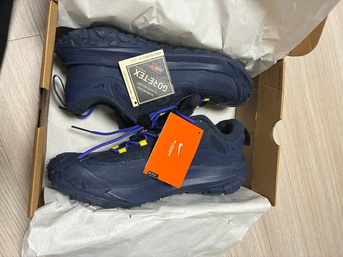 ナイキ ACG マウンテン フライ 2 ロー GTX ネイビー