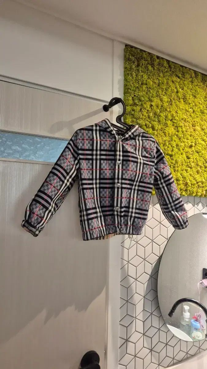 バーバリーキッズ リバーシブル フード ジャケット 4y - メルカリ