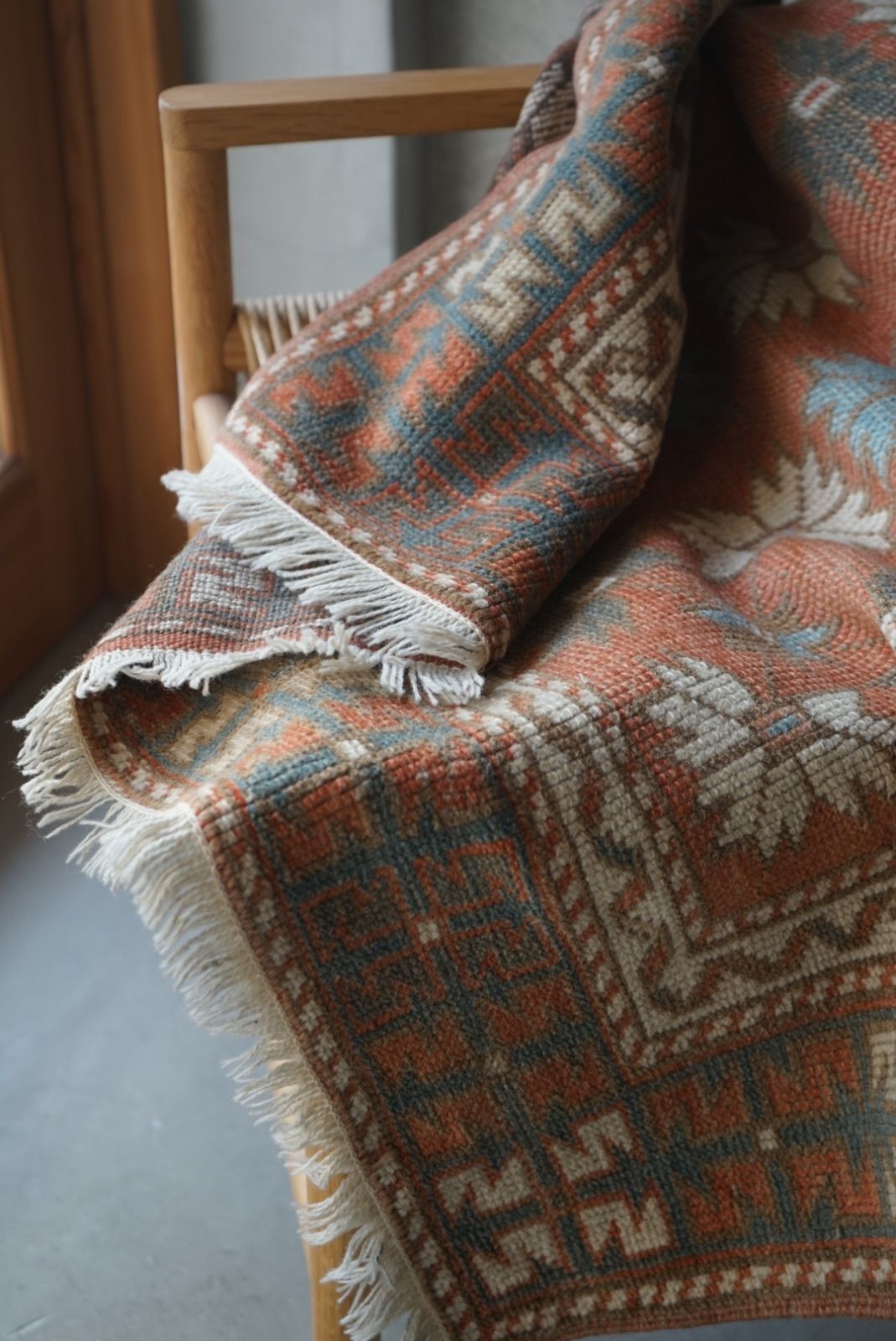 1970年代　トルコヴィンテージラグ ウールオレンジ幾何学模様ラグ ③ ヴィンテージラグ トルコ オレンジ 1970-1980年代 133 × 89 cm No